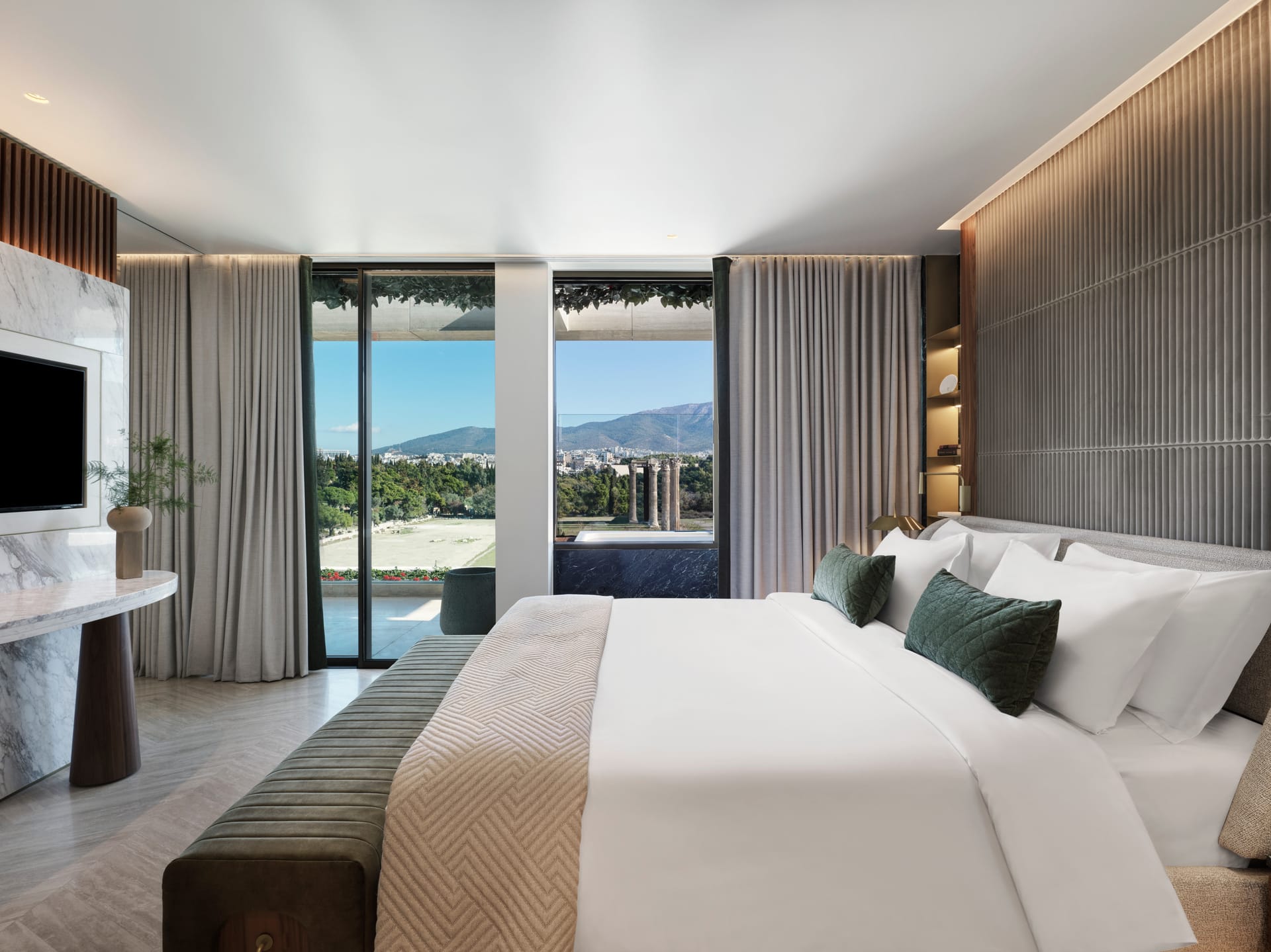 Zeus Presidential Suite with Balcony & Temple View & outdoor Jetted Tub