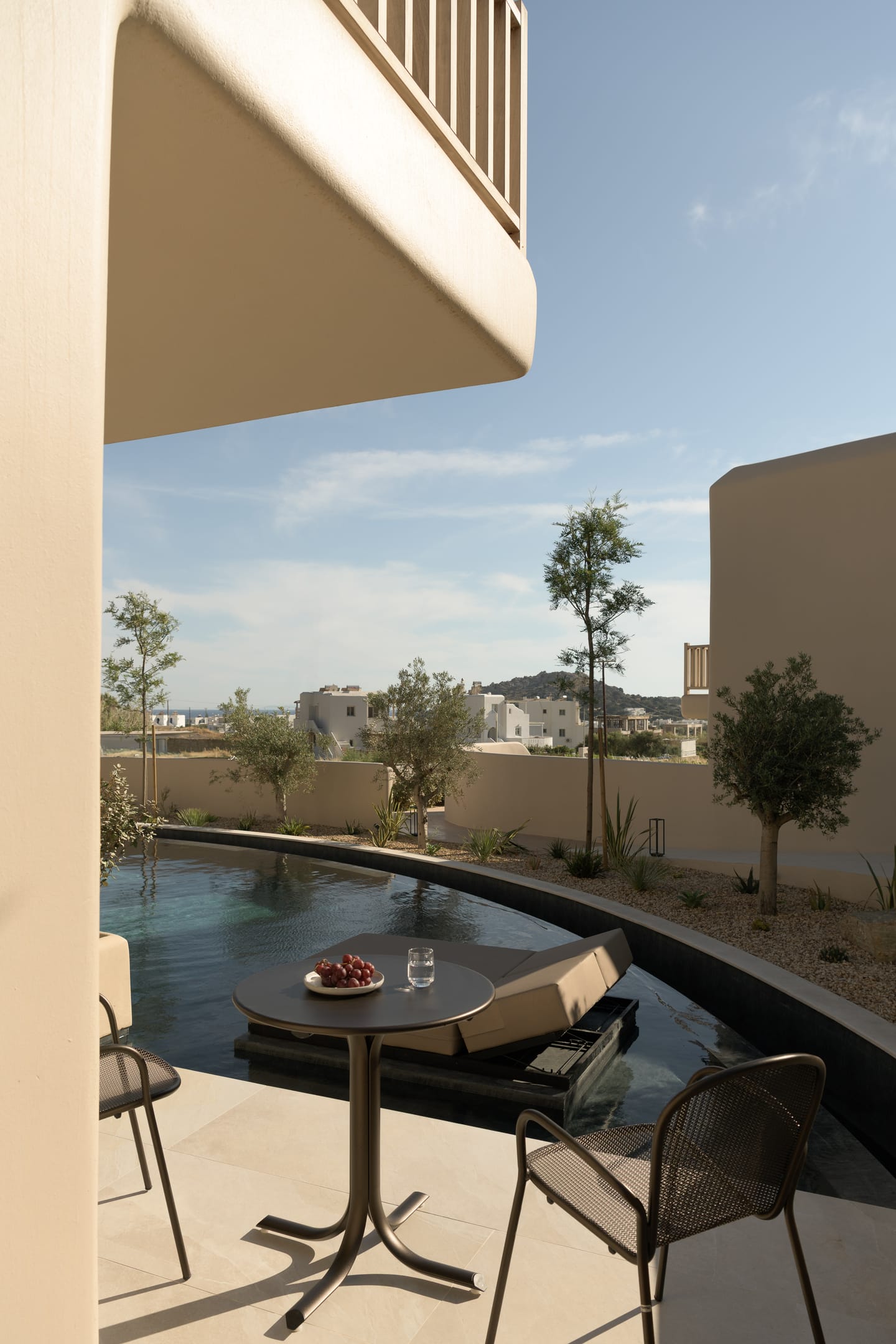 Deluxe Partial Sea View room with sharing Pool