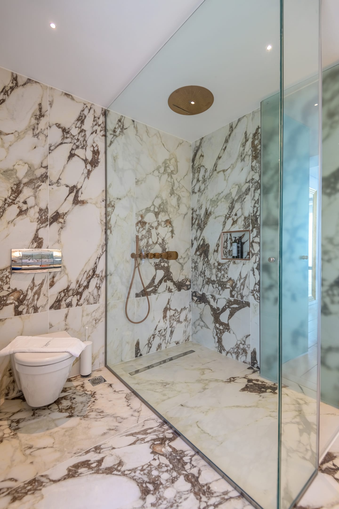 Diamond Deluxe Hotel - DSUIPP - 9