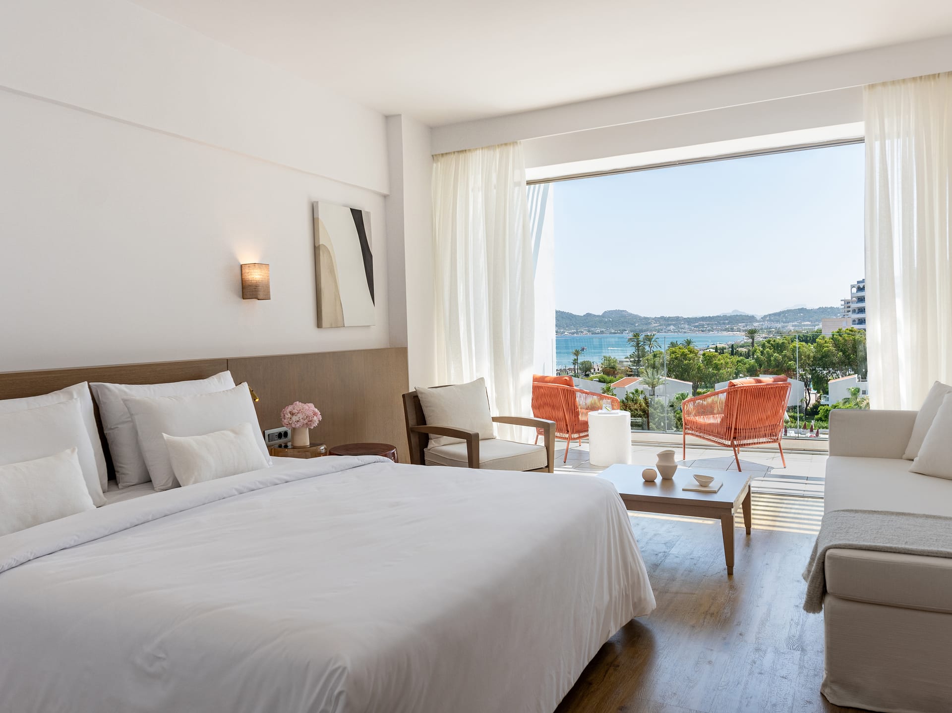 LUX ME Panoramic Guestroom Sea View