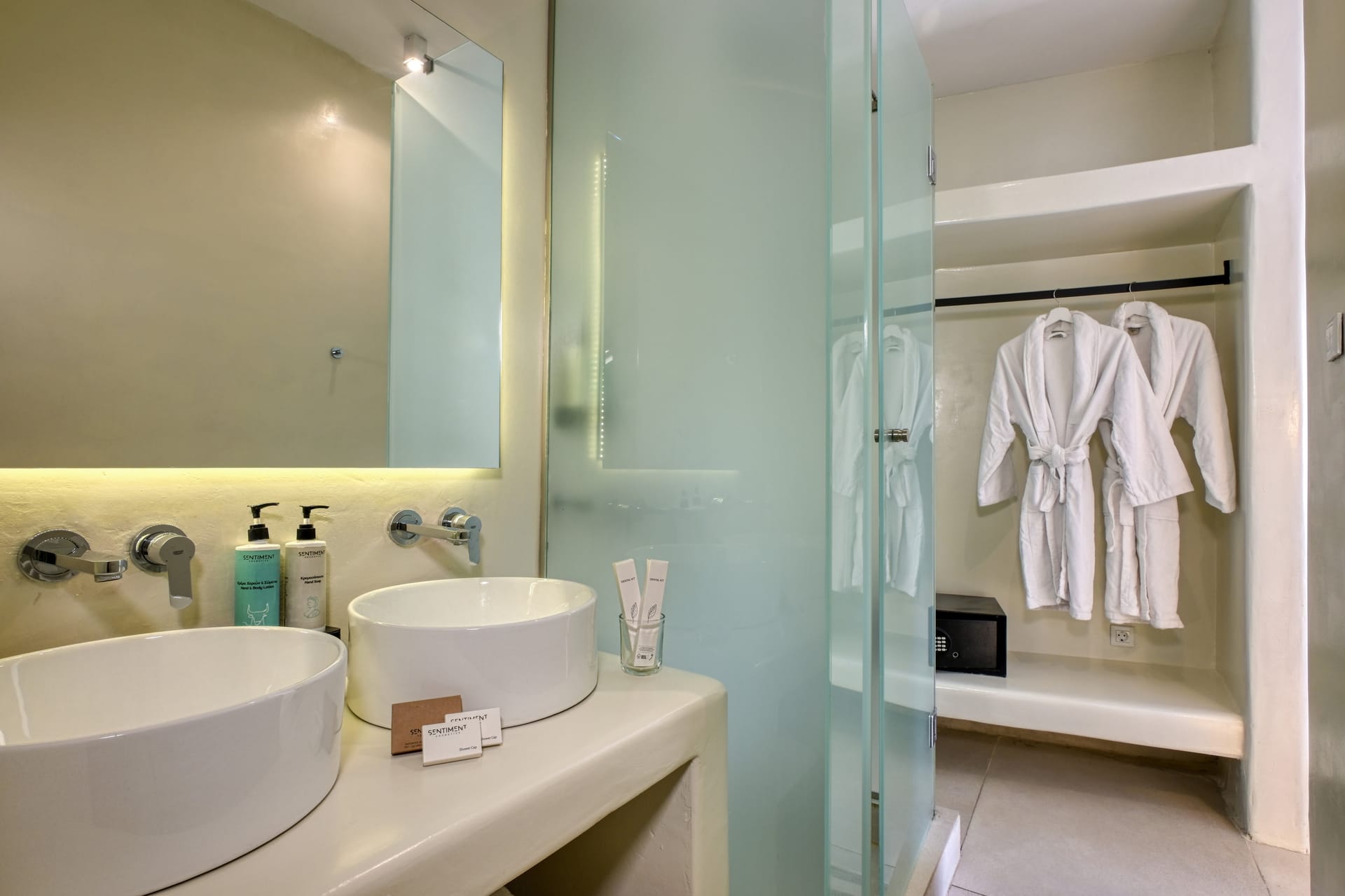 Superior Room Indoor Jacuzzi