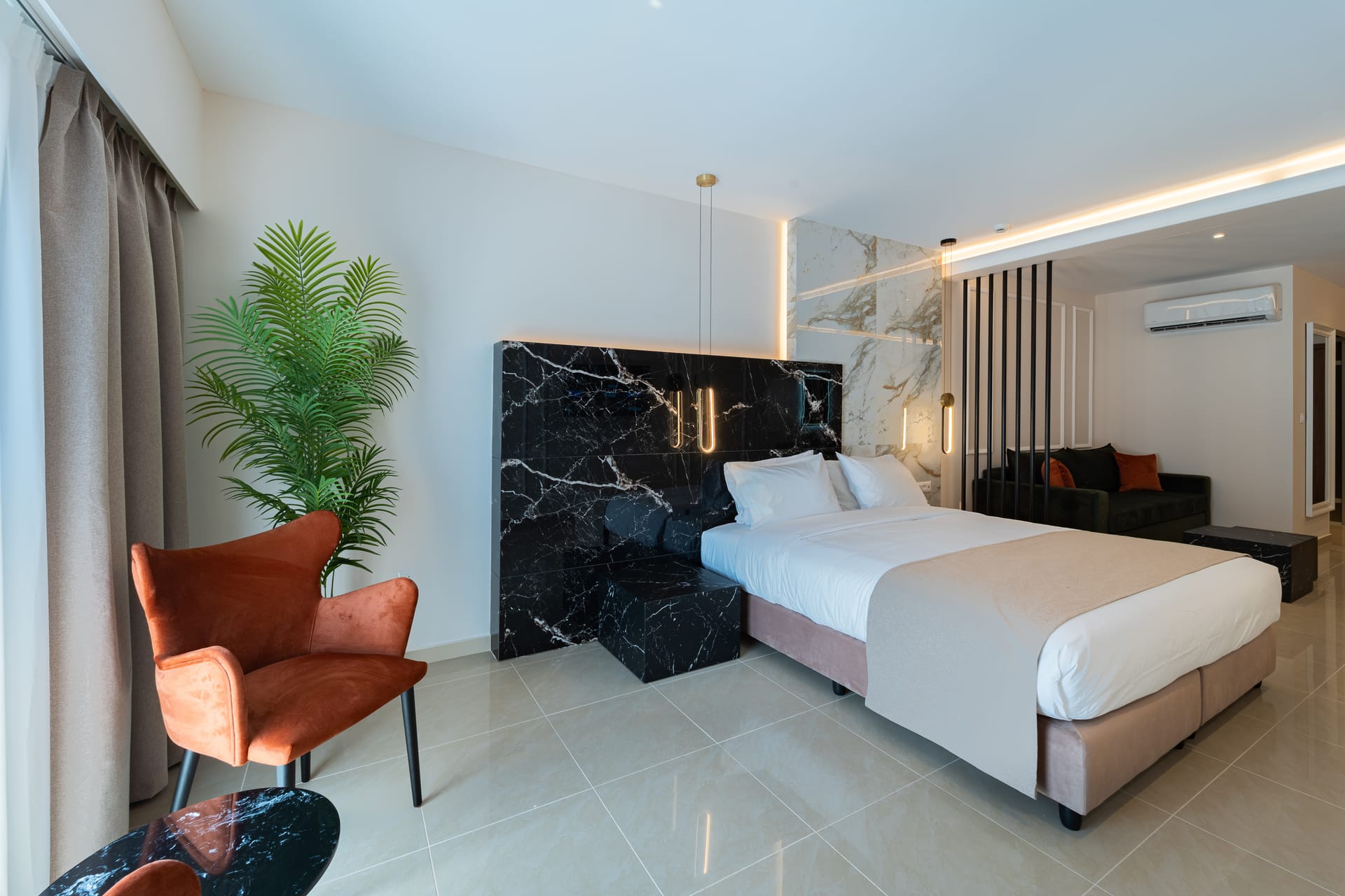 Deluxe Queen Suite | Capacity 3