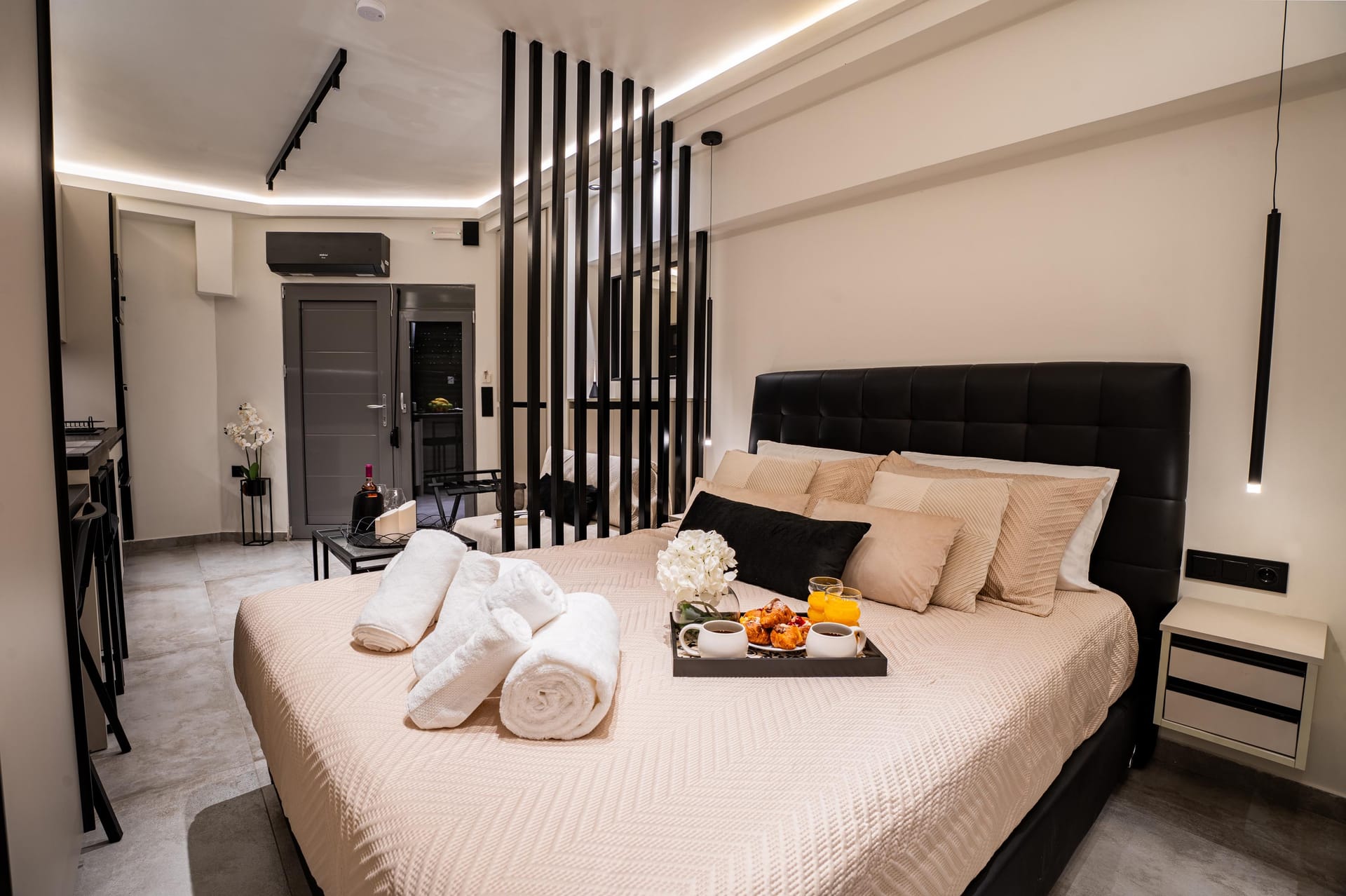 Monte Smith Luxury Suite 2