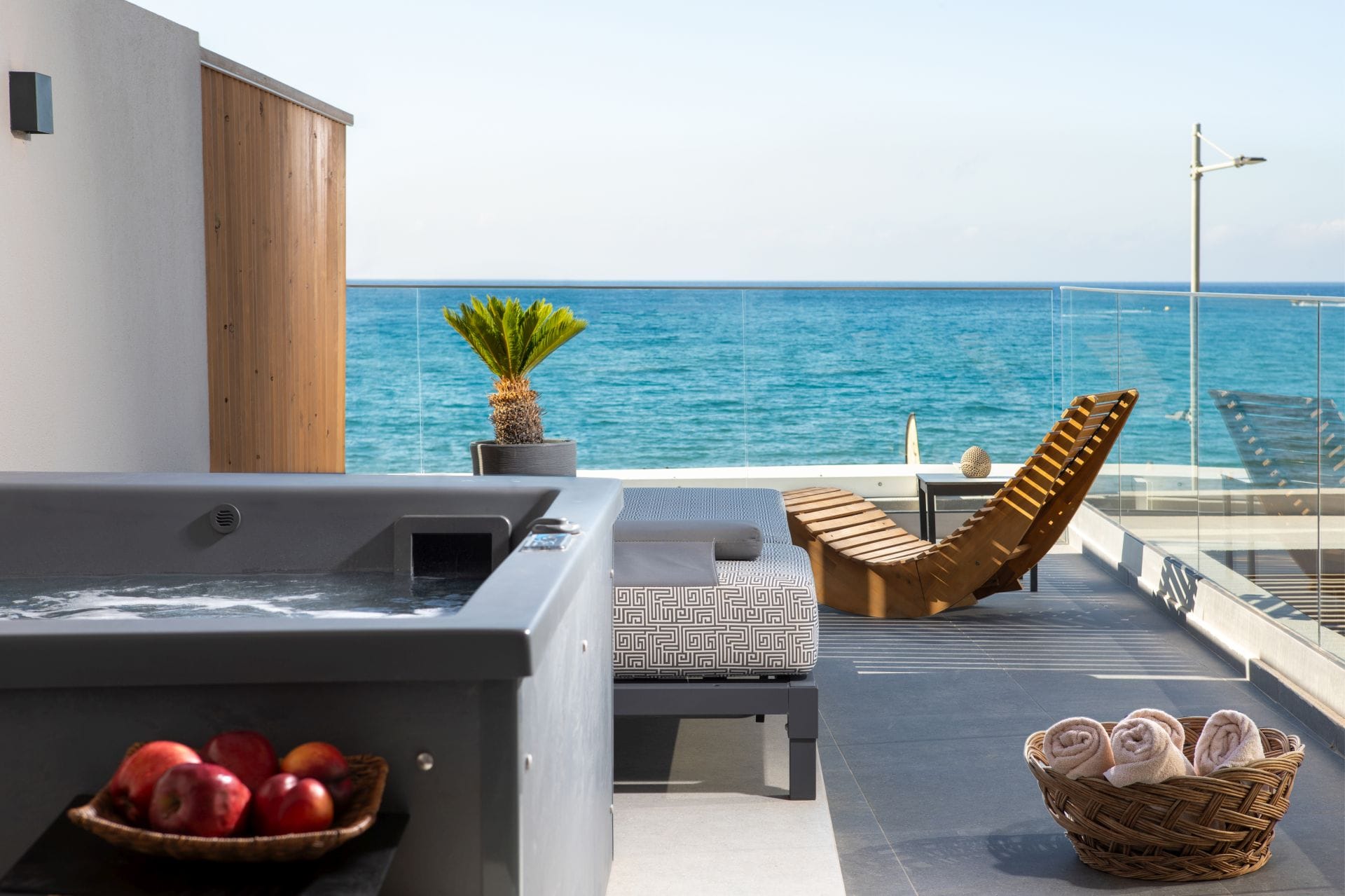 Superior Family Suite Sea view with Outdoor Jacuzzi