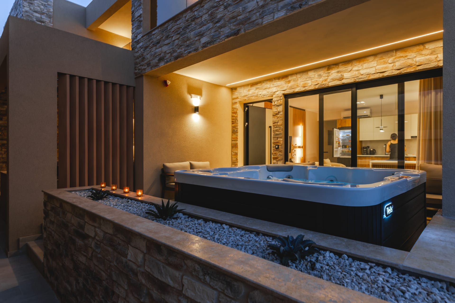 Ground Floor Suites with Outdoor Jacuzzi