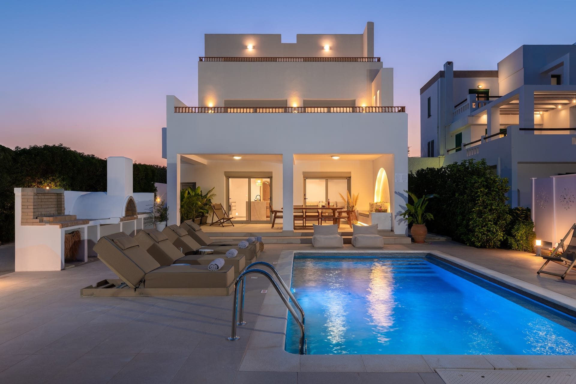 Paradiso- Luxury Beachfront Villa