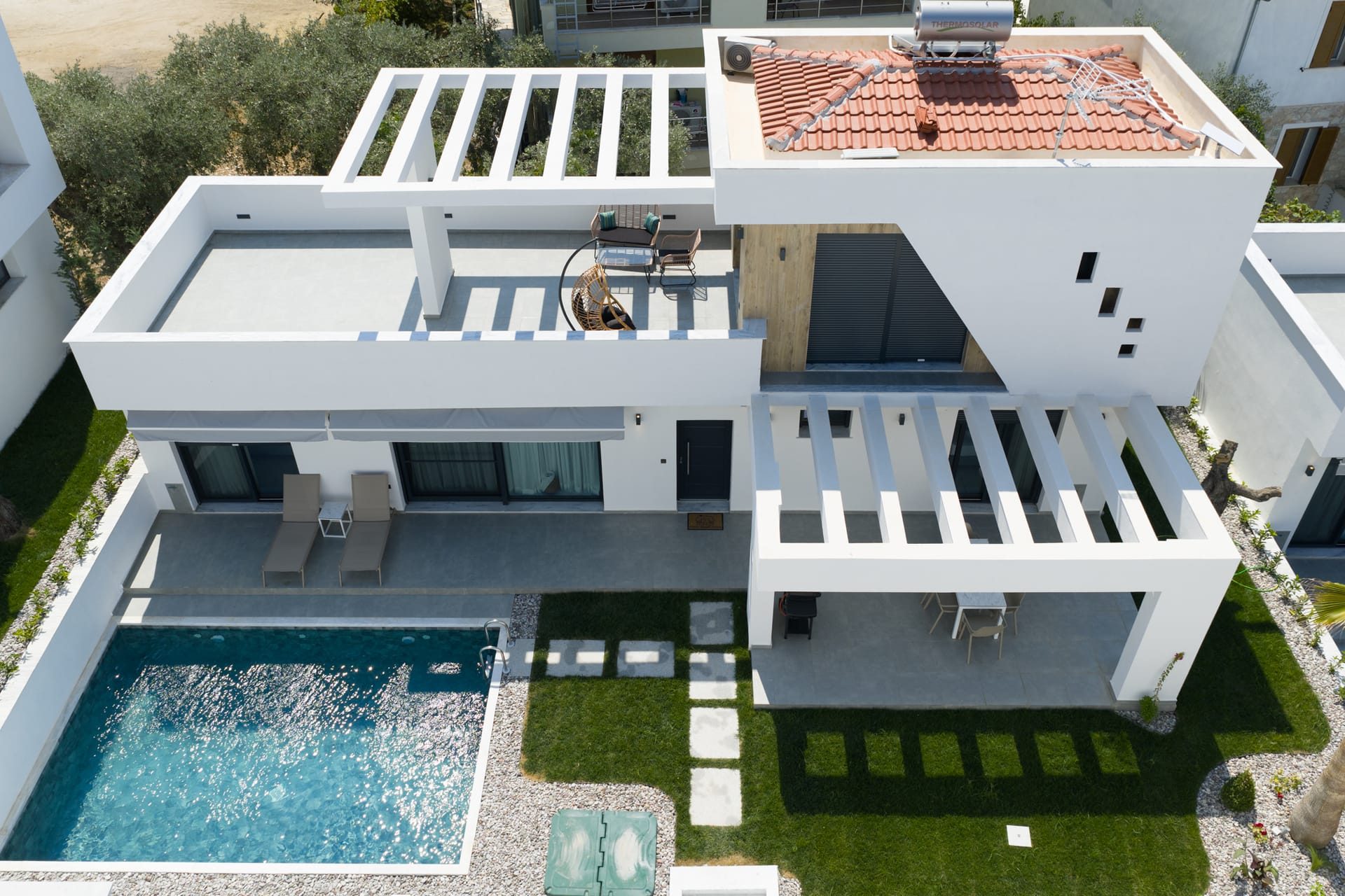 Three-Bedroom Villa with Private Pool and Rooftop