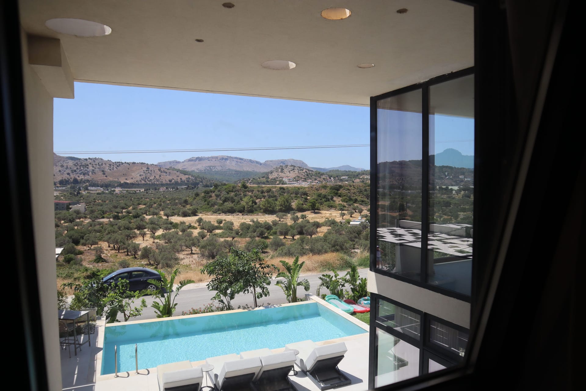 Trapezia Luxury Living – Citrine
