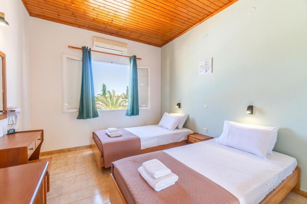 Standard Twin Room – Main Building