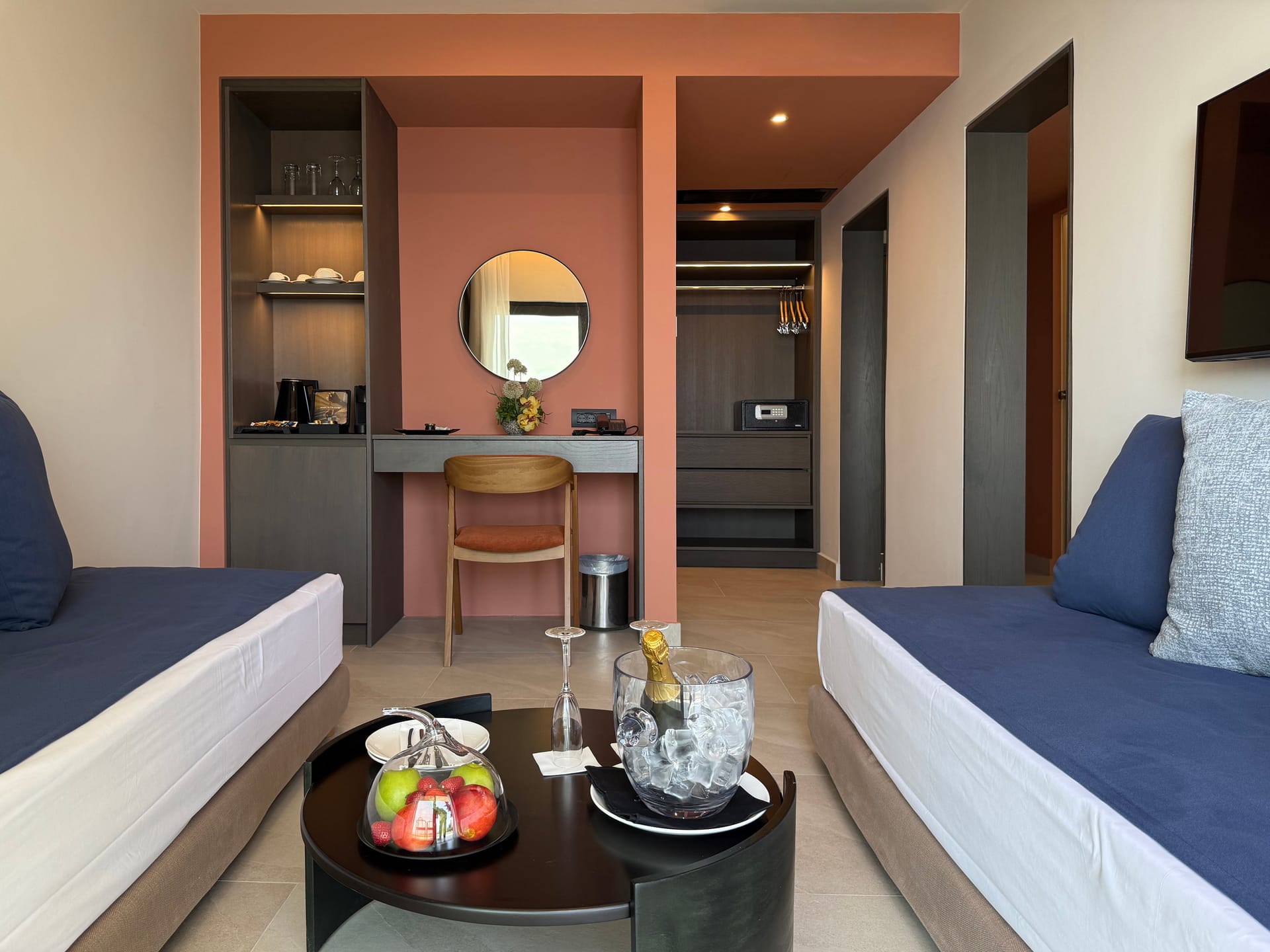 Valmar Corfu - 2FAM - 2