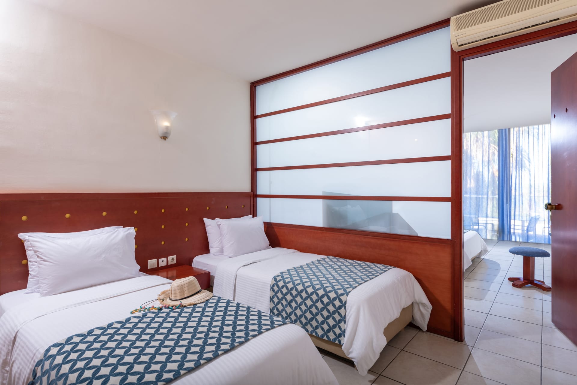 Economy Family Room with Land View (4 persons)