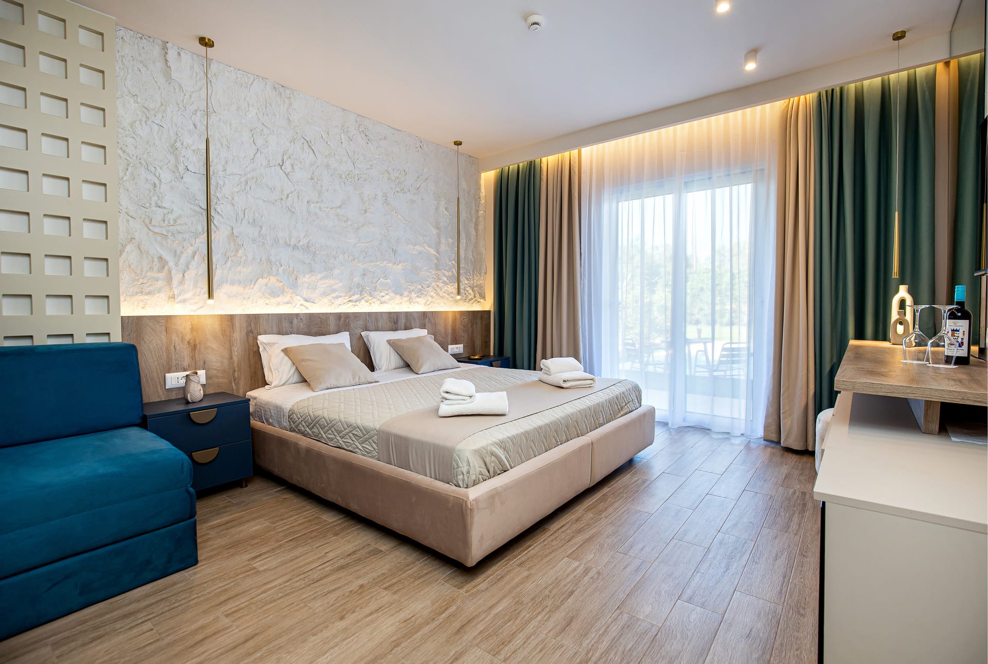Deluxe Triple With Private Pool