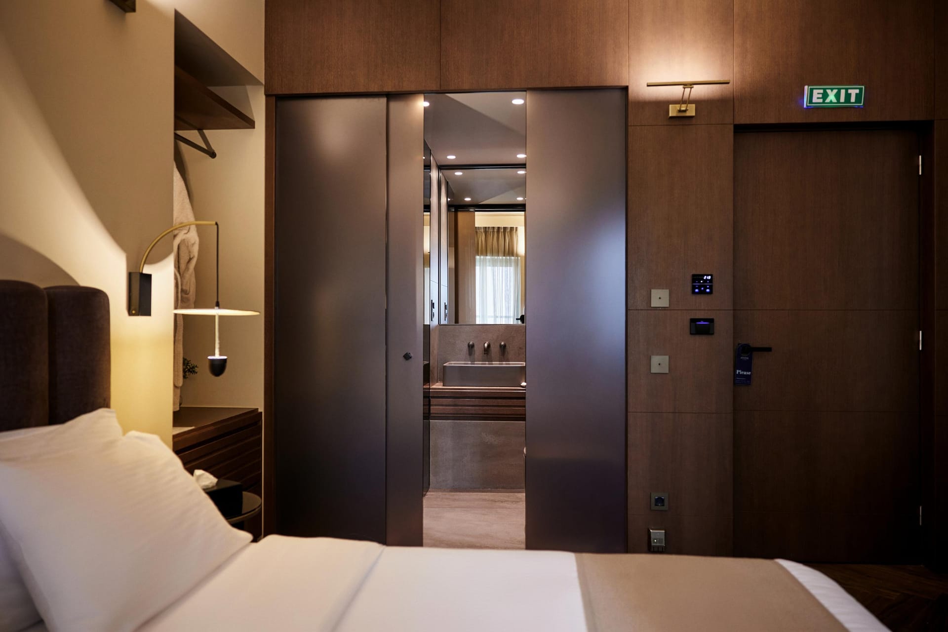 Standard Athenian room