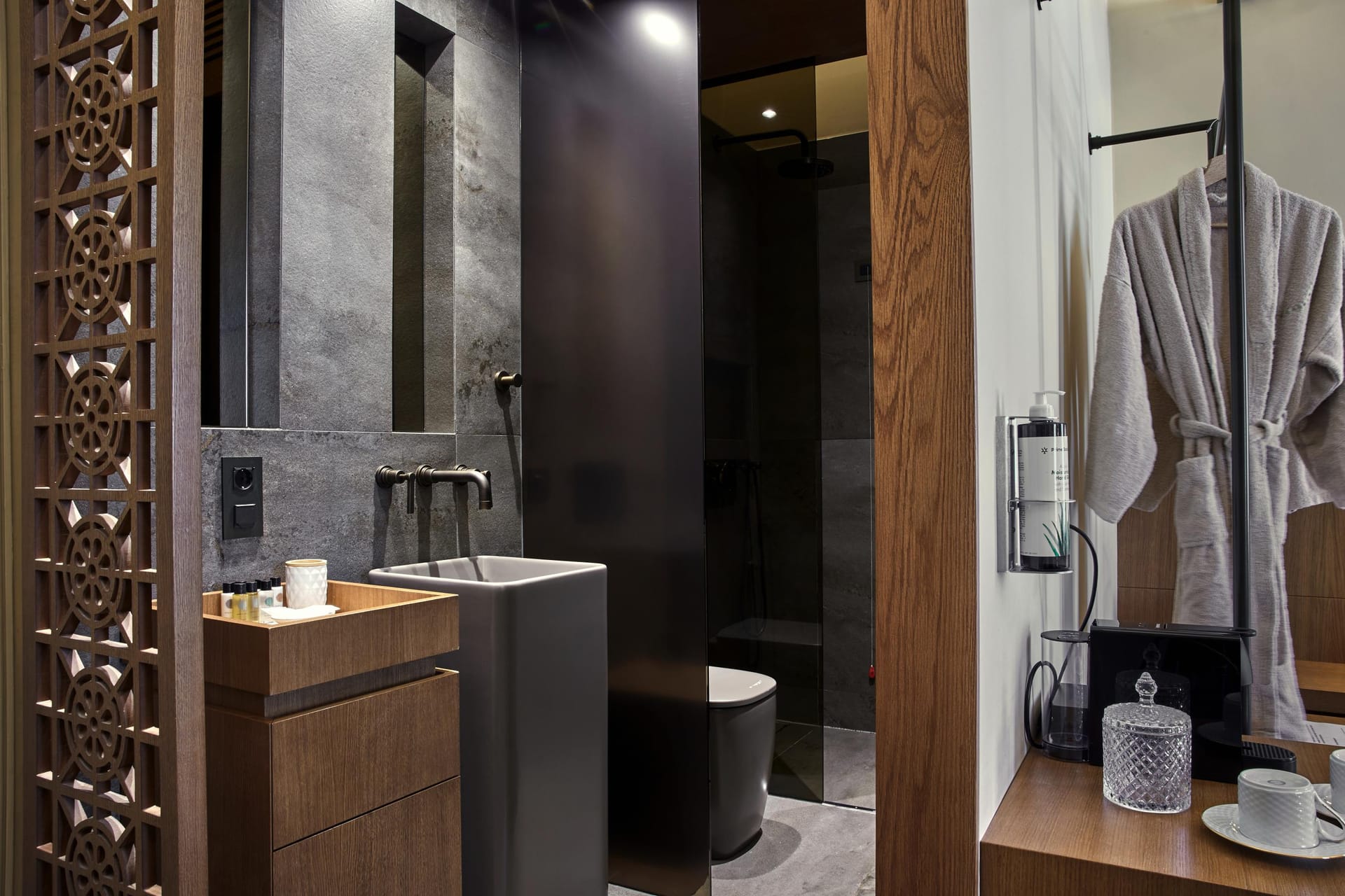 Superior Athenian Room
