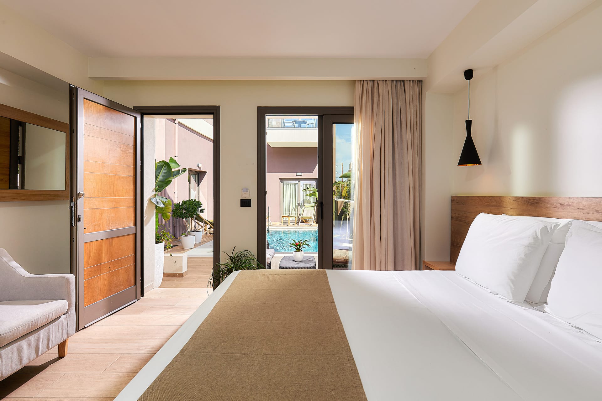 Quadruple Room Sharing Pool