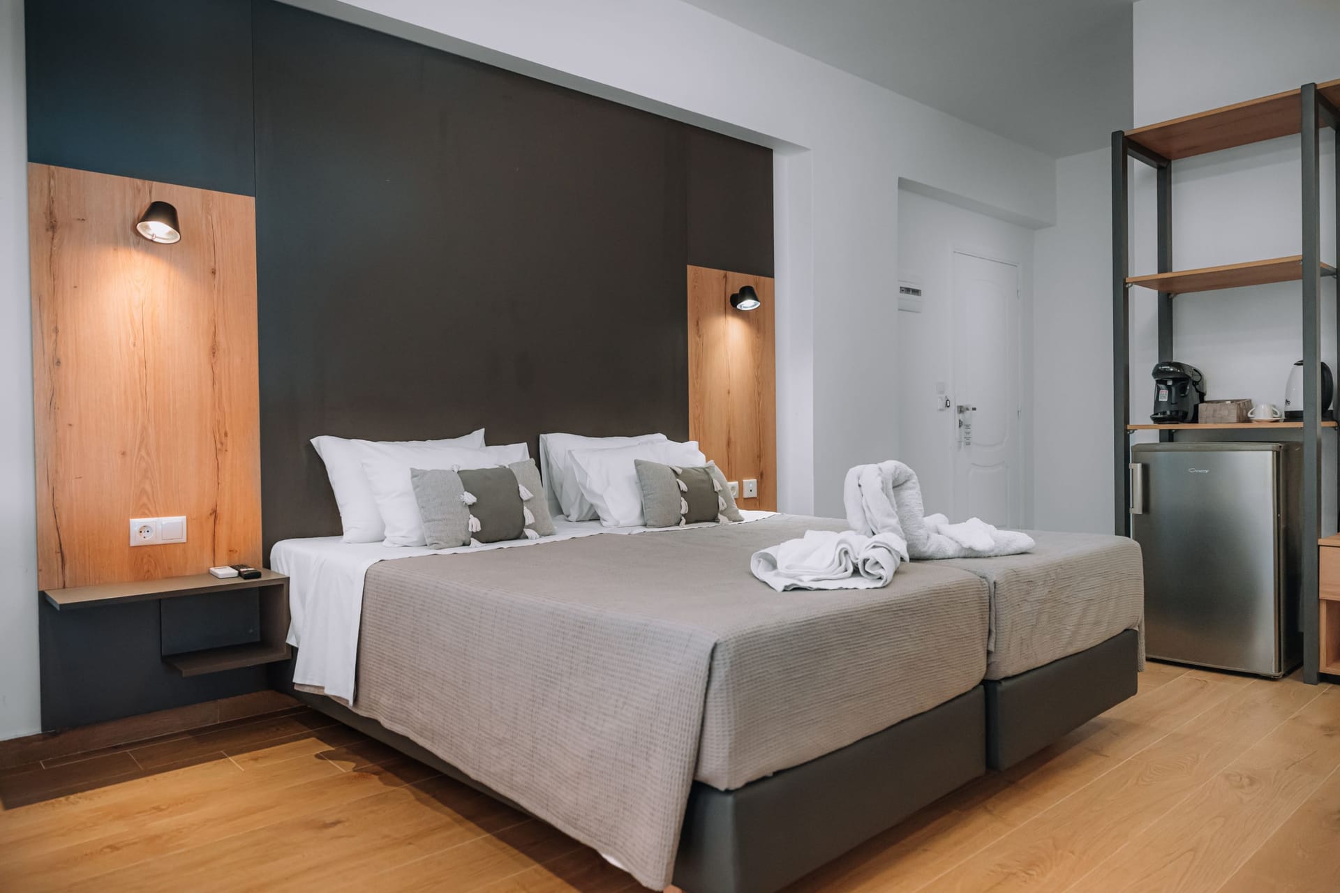 Eva’s Rooms -Room 8