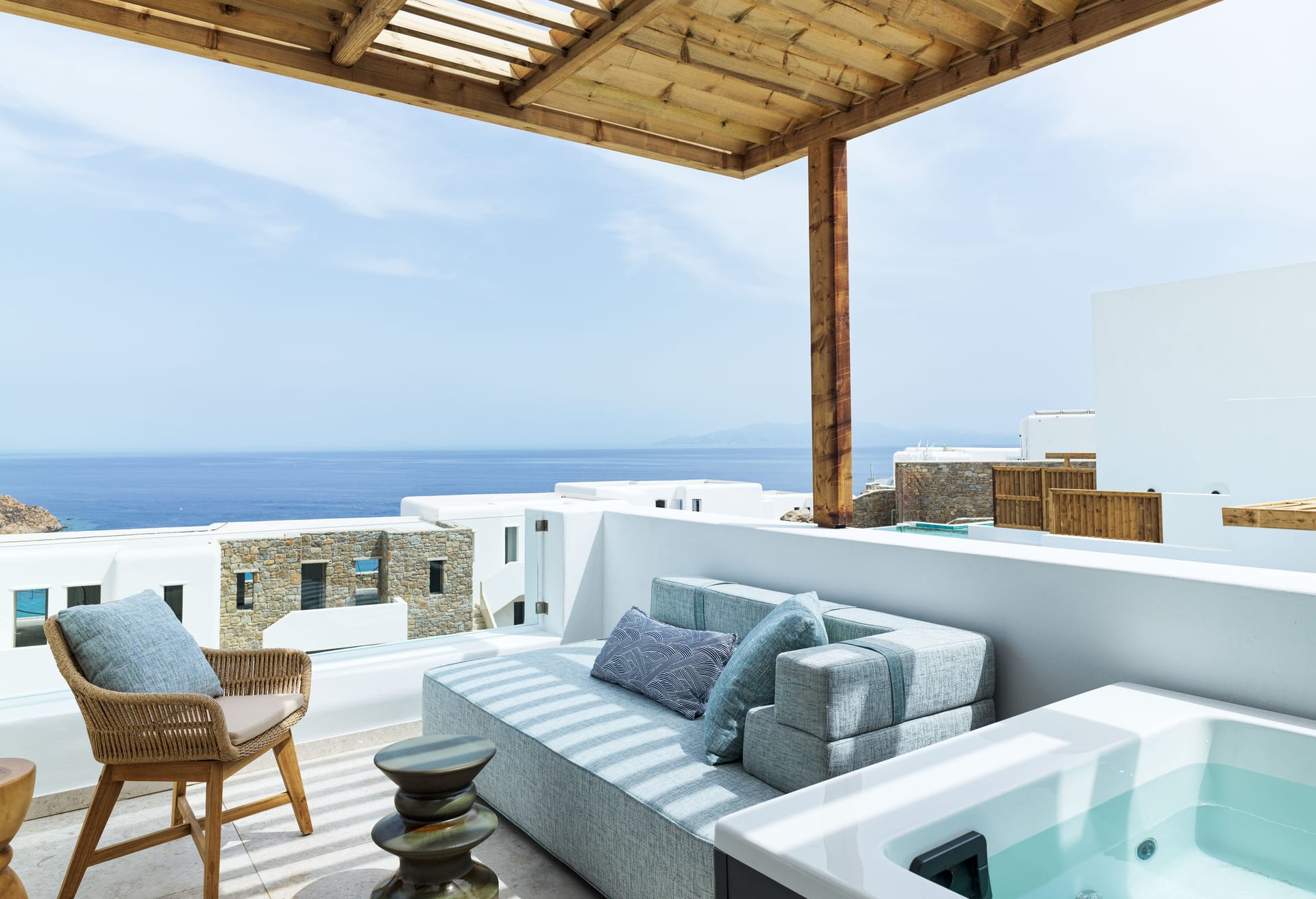 Junior Panorama Sea View Suite with Jetted Tub