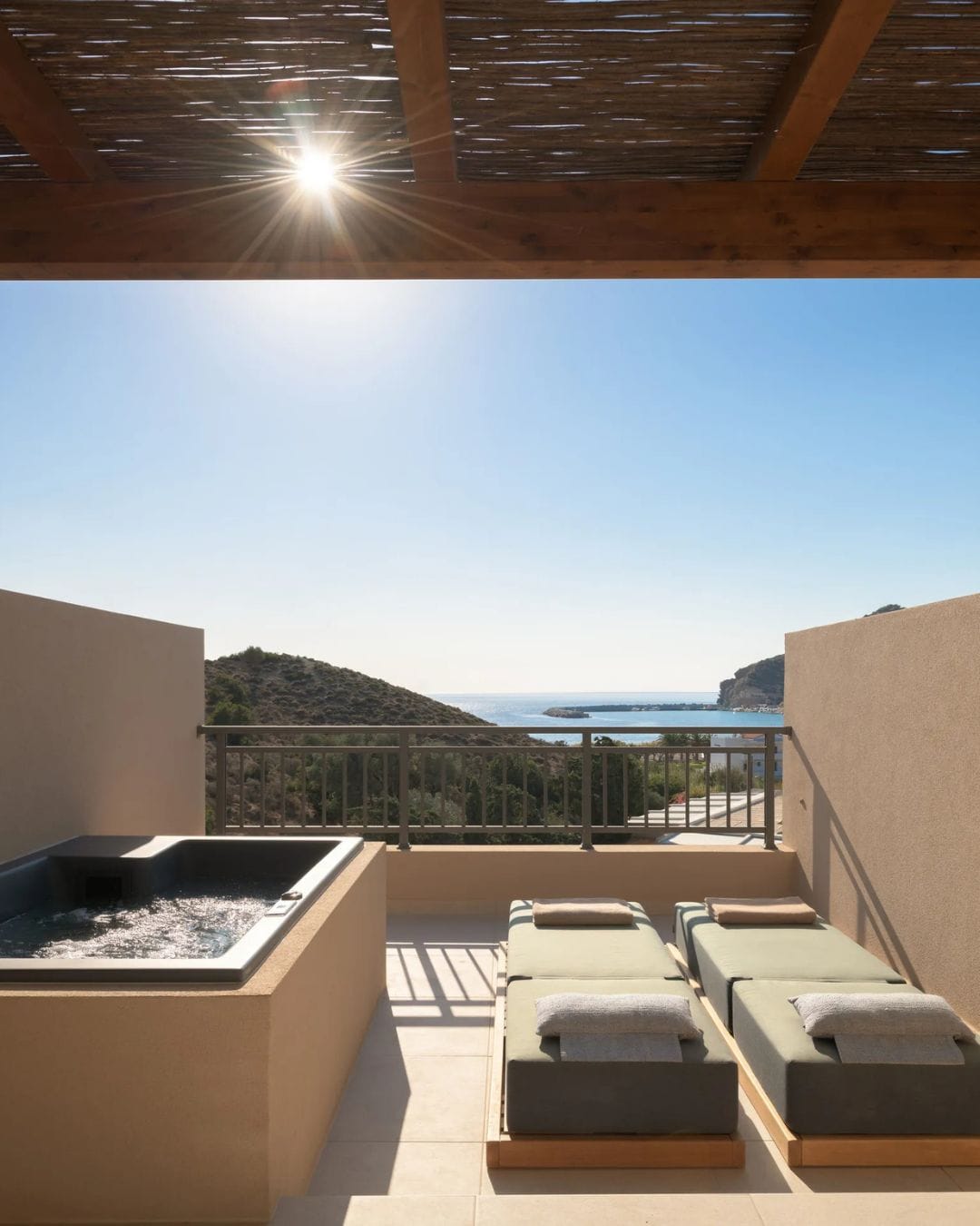 Superior Panoramic Sea view with Hot Tub