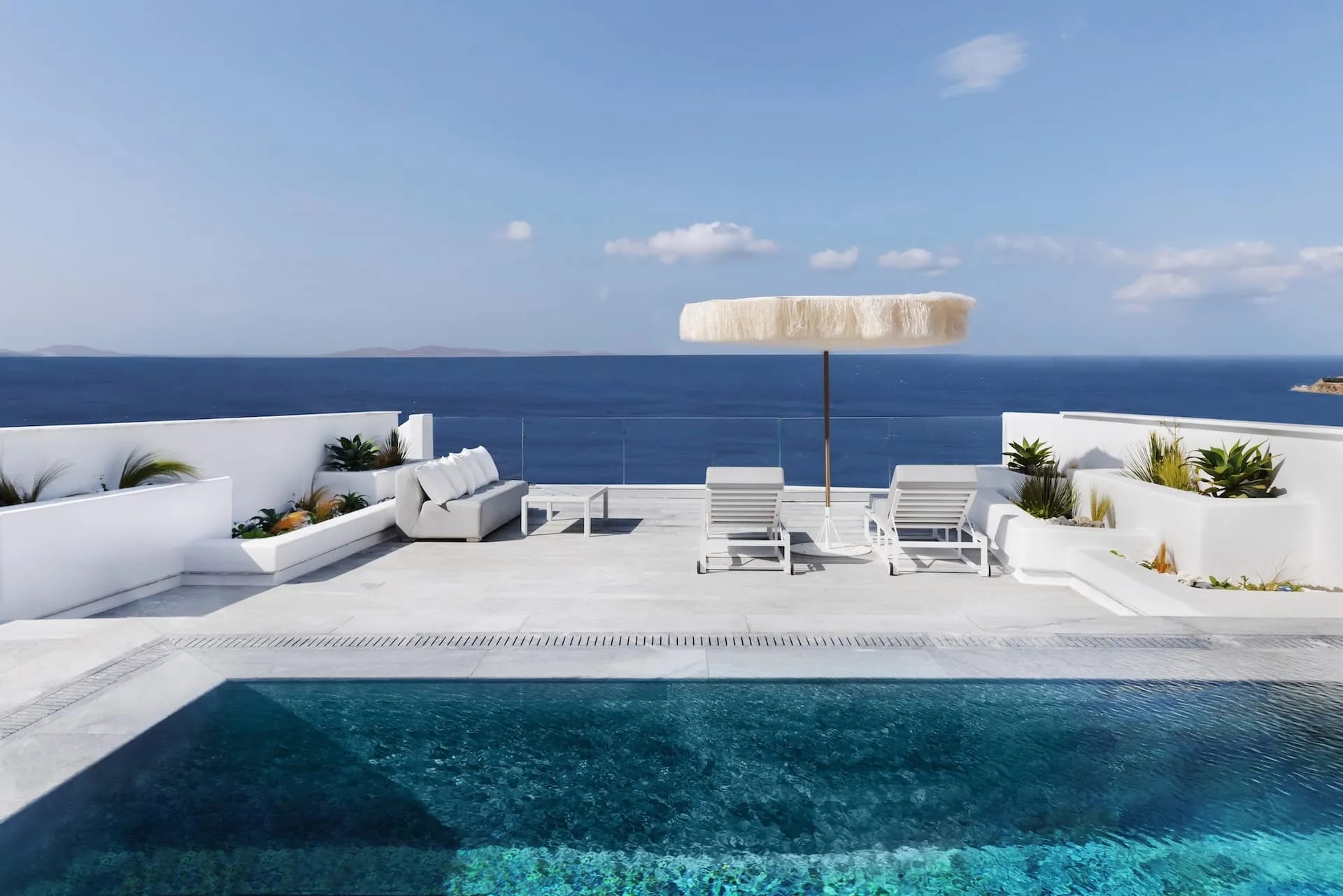 Galaxy 1 Bedroom Pool Suite