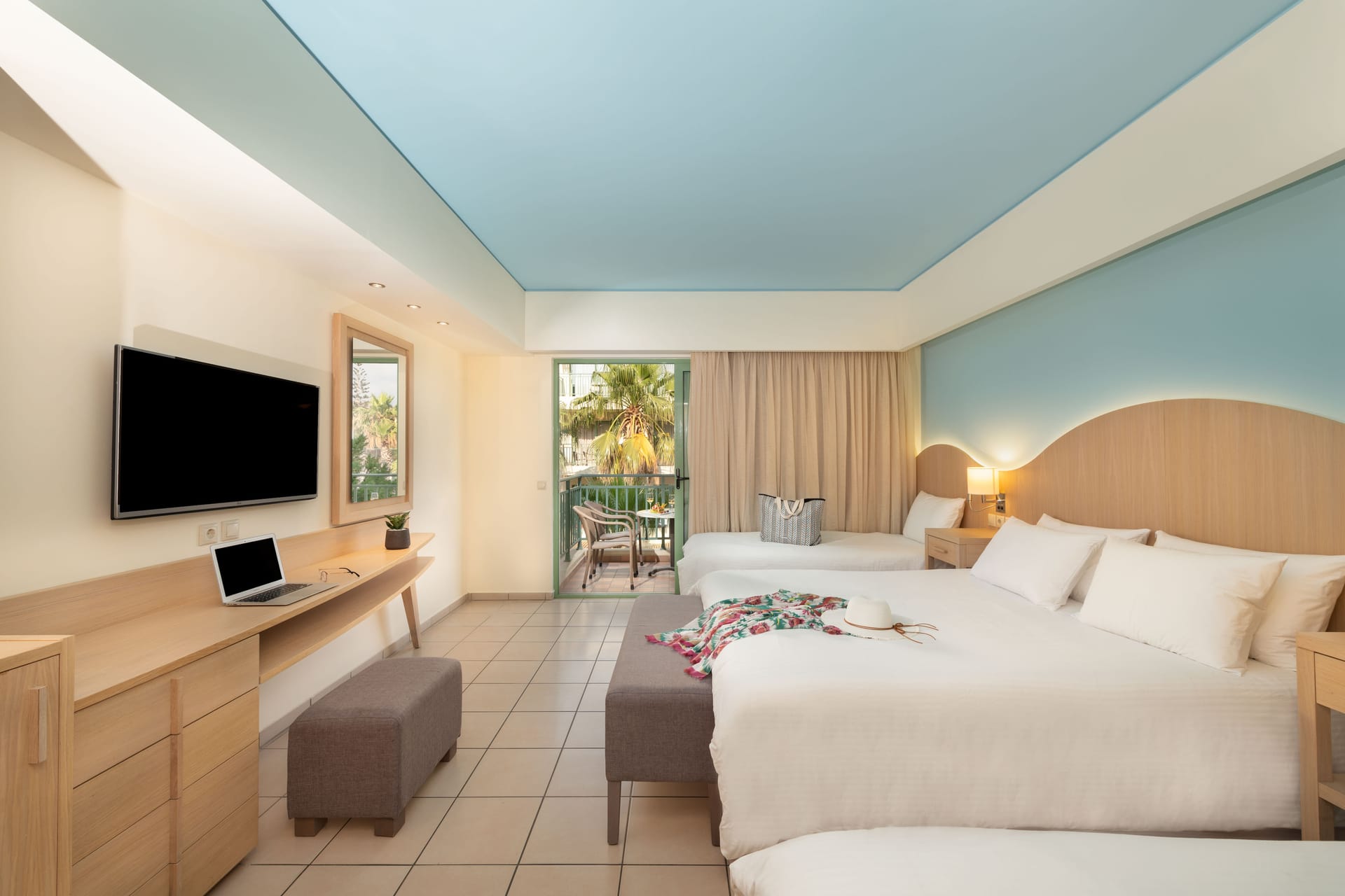 Standard 4-Bed Room