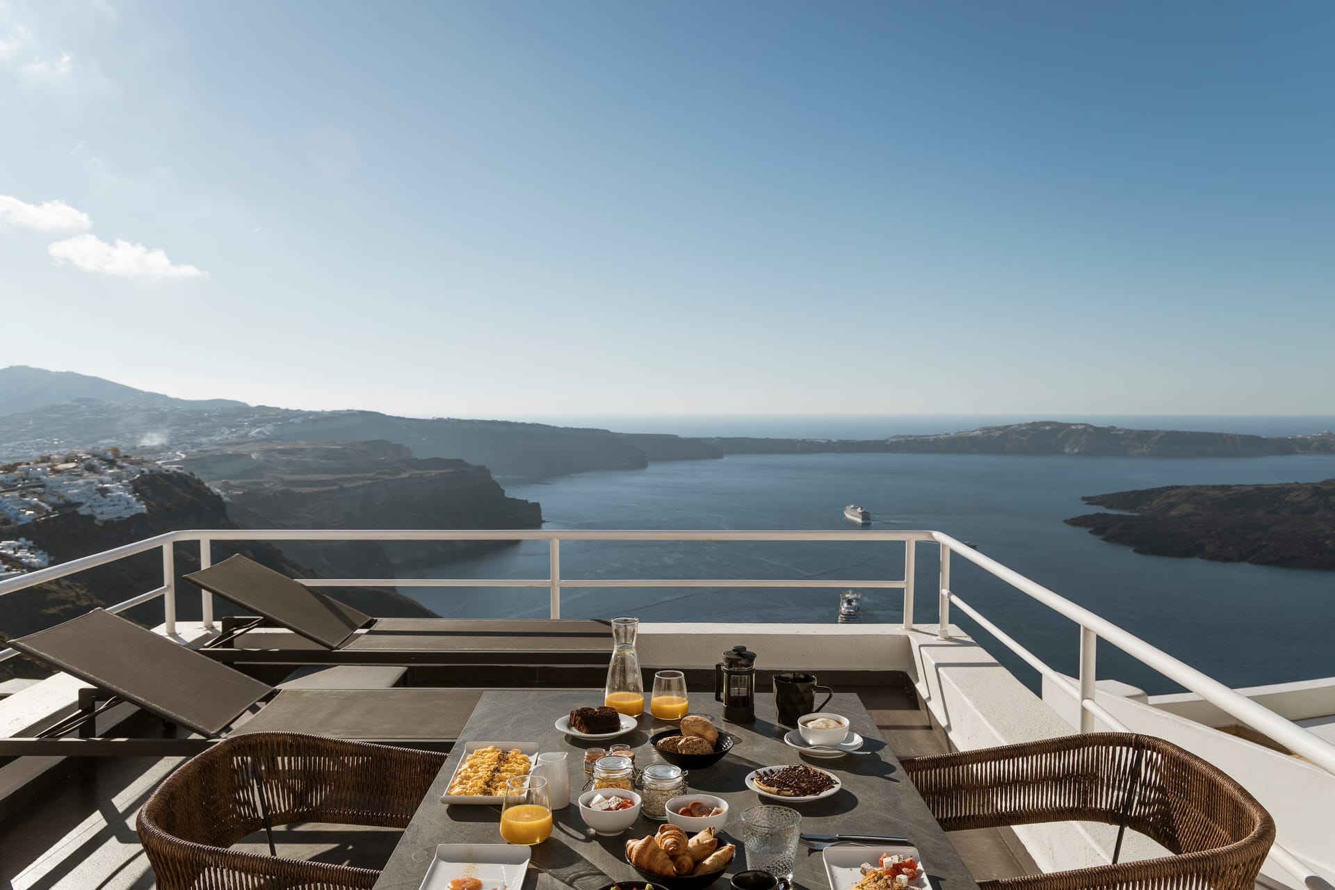 Aqua Luxury Suites Santorini - LOFT - 3