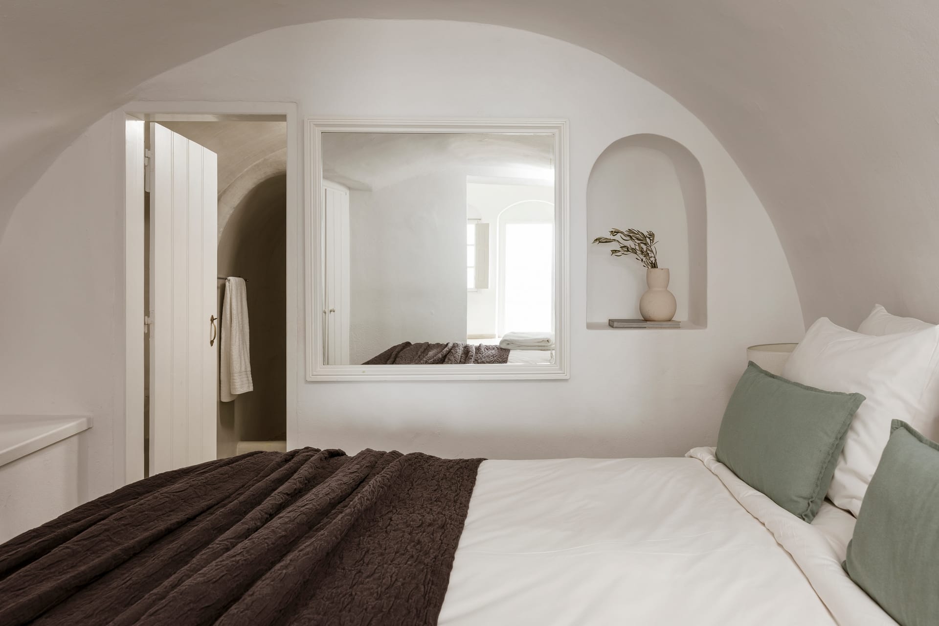Aqua Luxury Suites Santorini - TWJUNI - 7