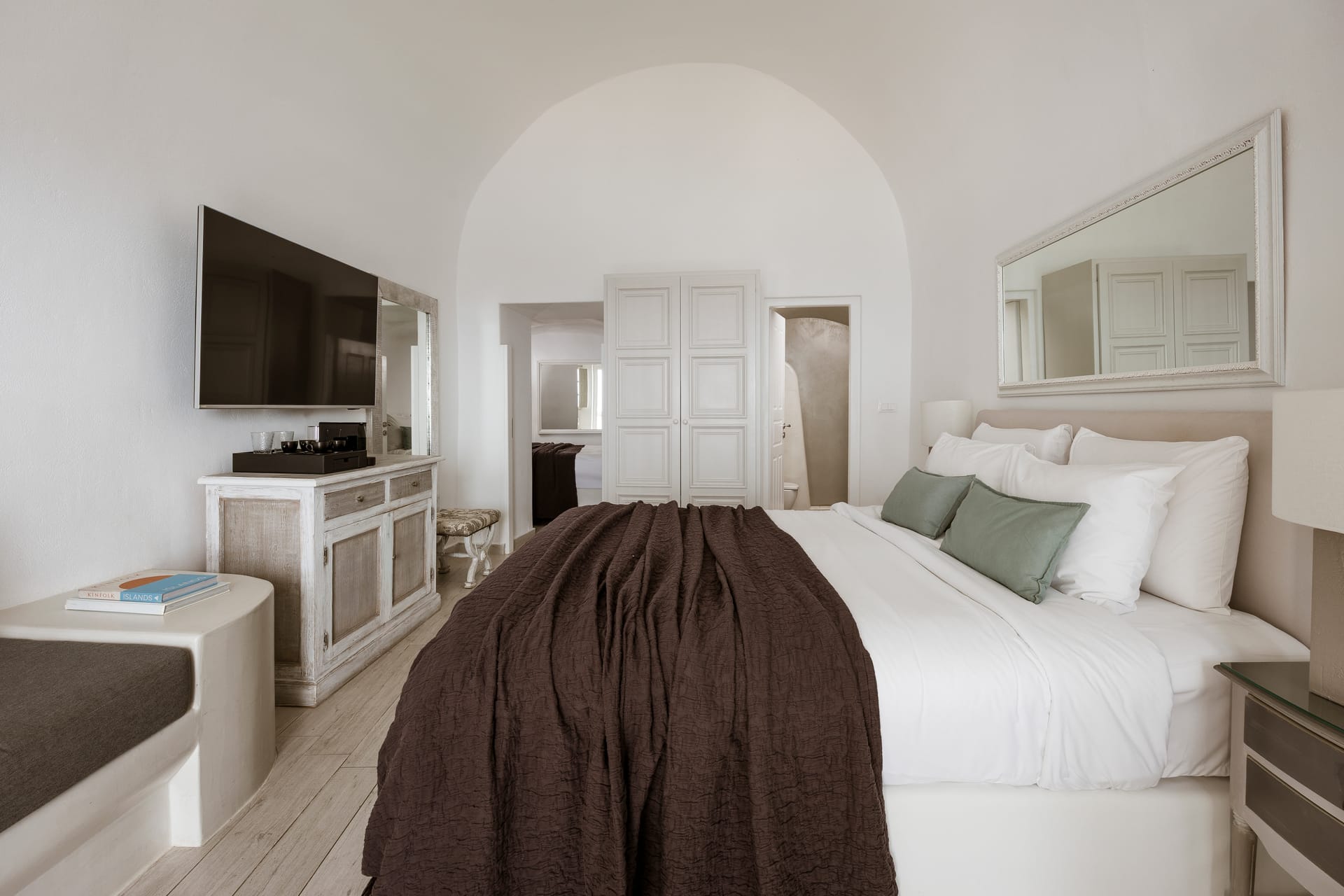 Aqua Luxury Suites Santorini - TWJUNI - 4