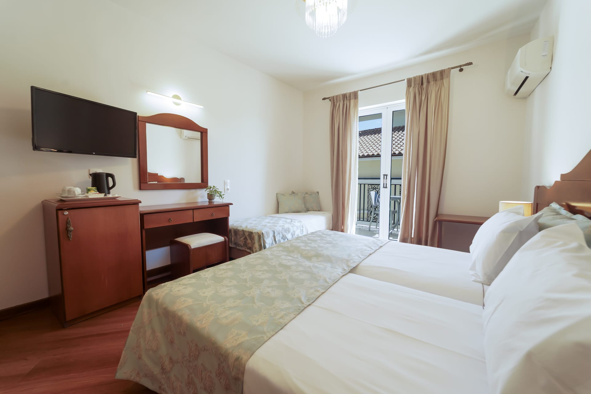 Comfort Triple Room