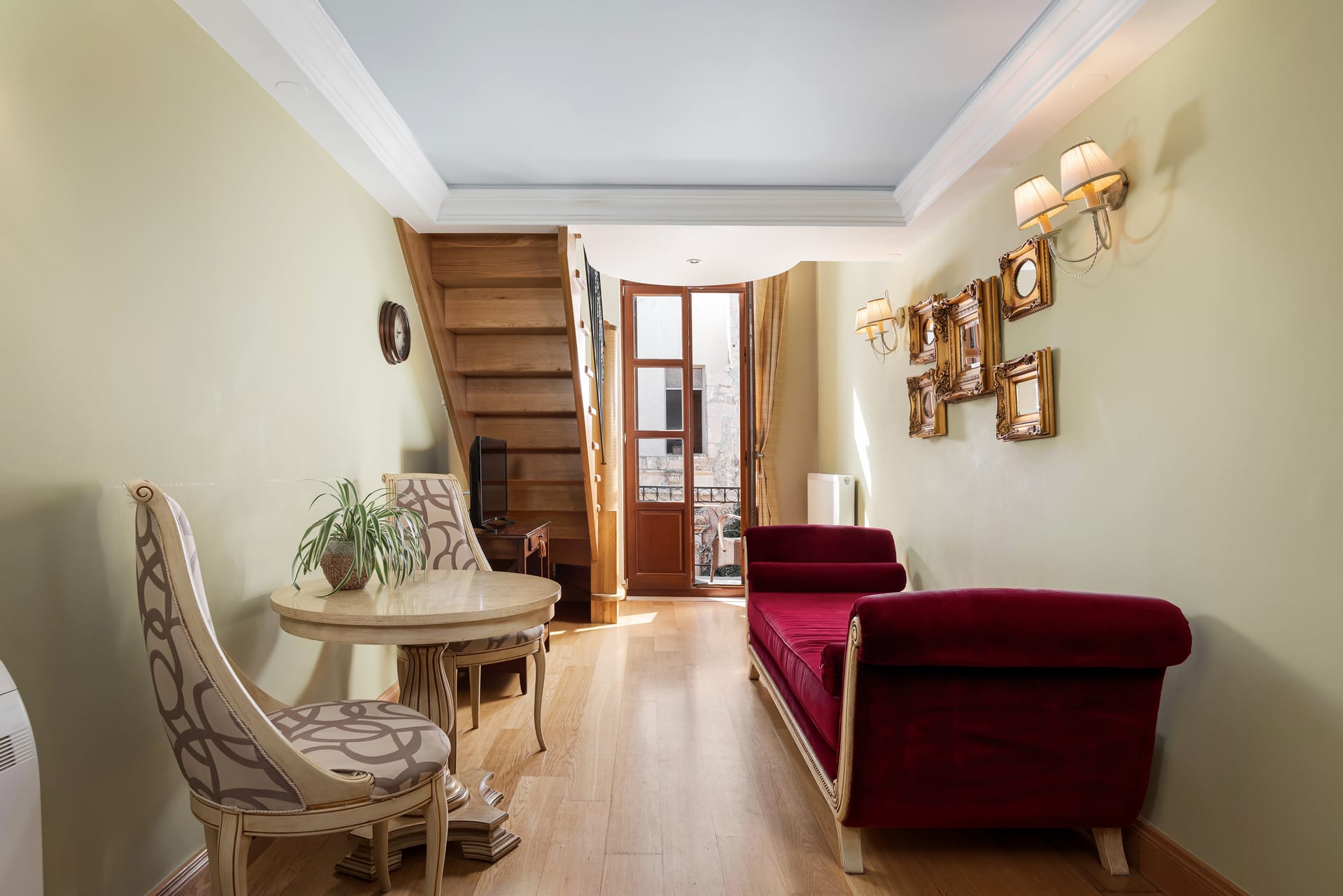 Deluxe Suite with Balcony