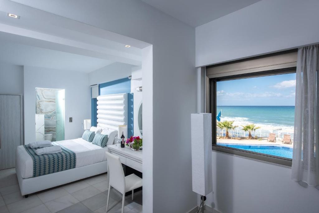 Deluxe Double Front Sea View