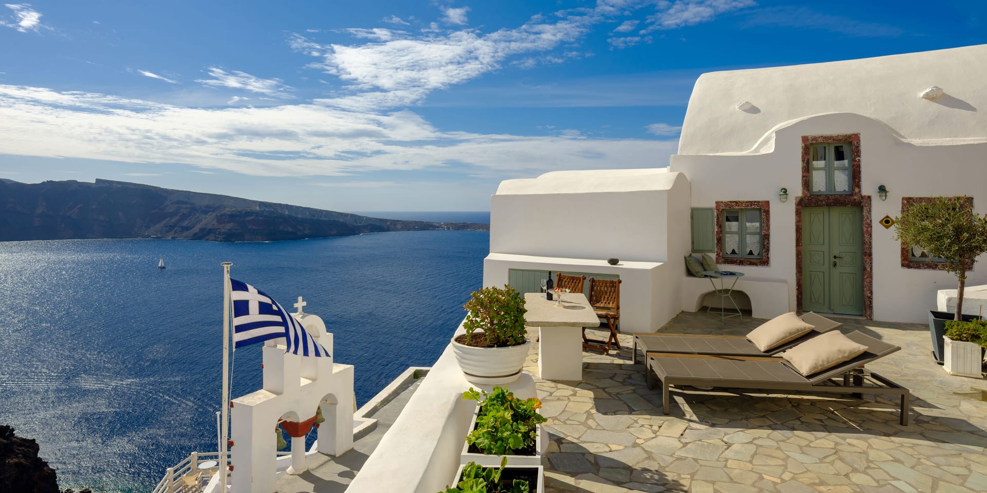 Summer Lovers Villa with Private Whirlpool & Caldera View