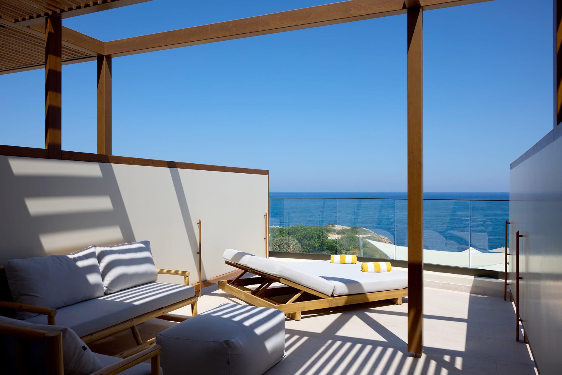 Infinite Sea View Escape