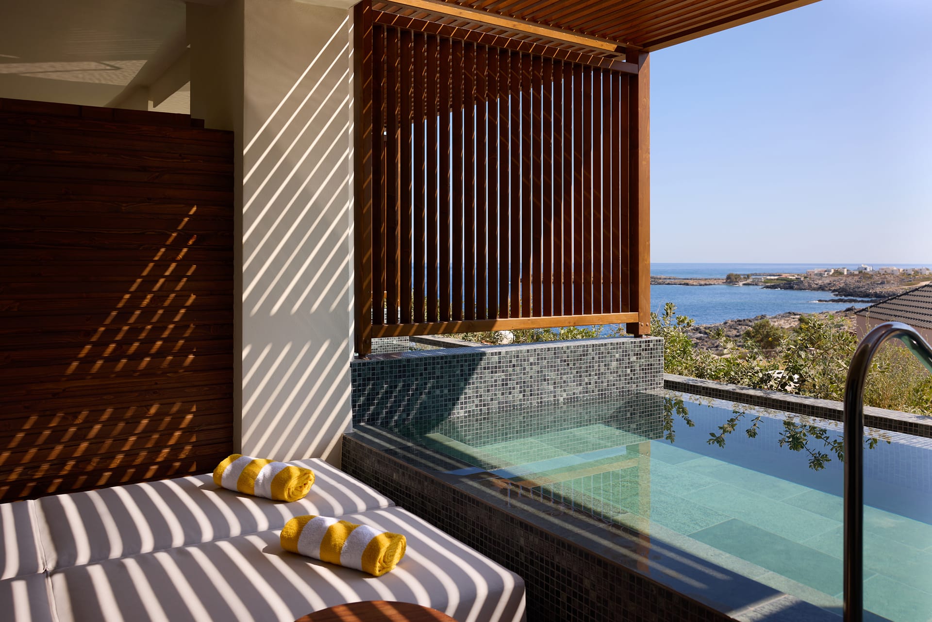Horizon Open Plan Suite with Plunge Pool