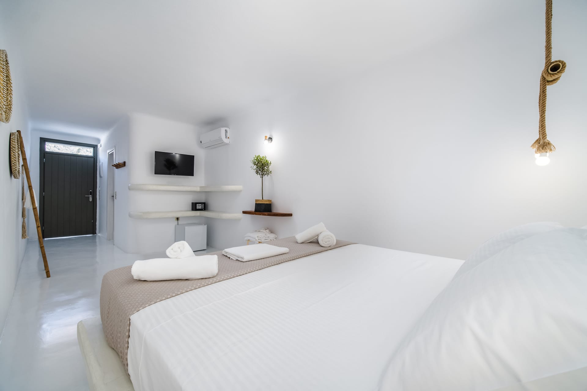 Amethyst Exclusive Suites Oia - WHCJS - 4