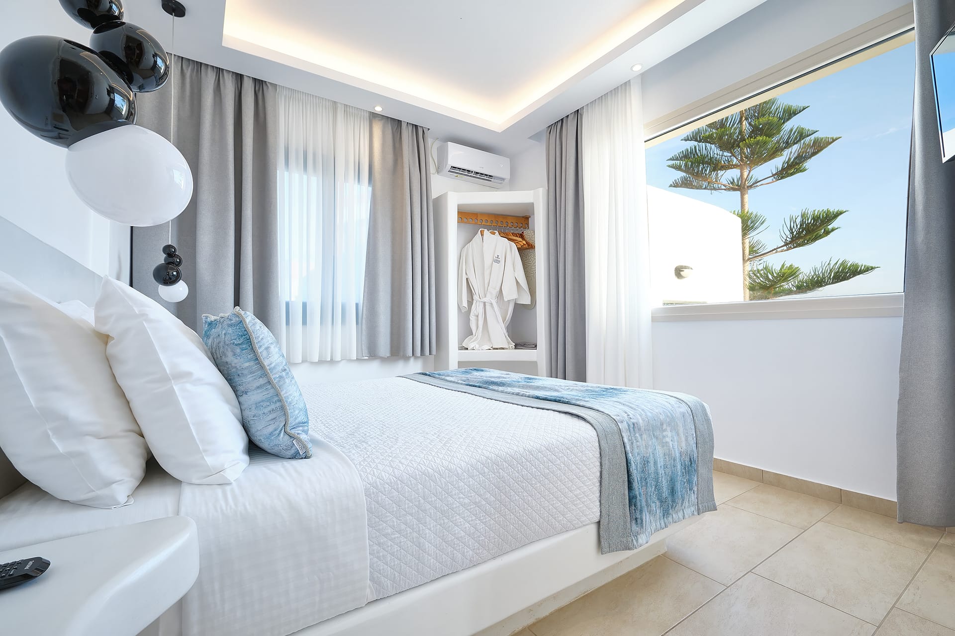 Deluxe Room with Hot Tub & Sea View – Annex