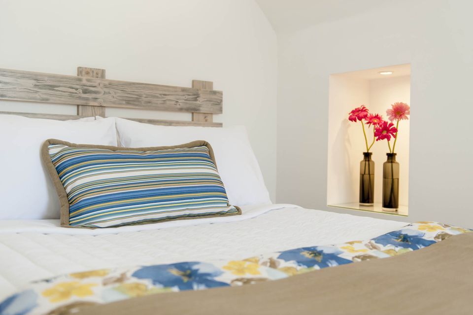 Honeymoon Double Room with Heated Outdoor Whirlpool with Caldera and Sunset View
