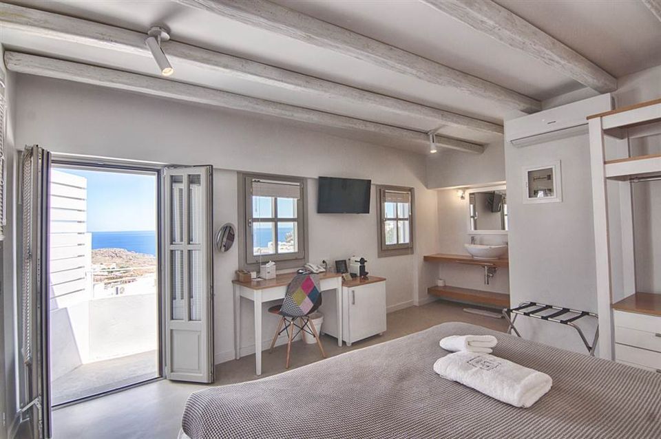 Superior Double with Balcony and Castle View