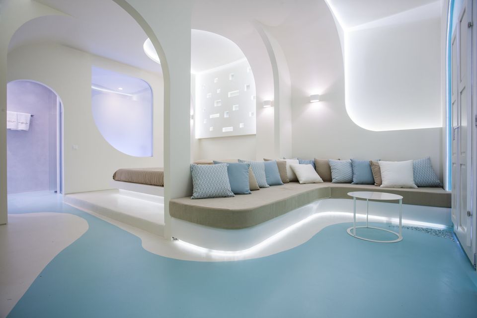 Upper Floor Suite With Outdoor Jacuzzi