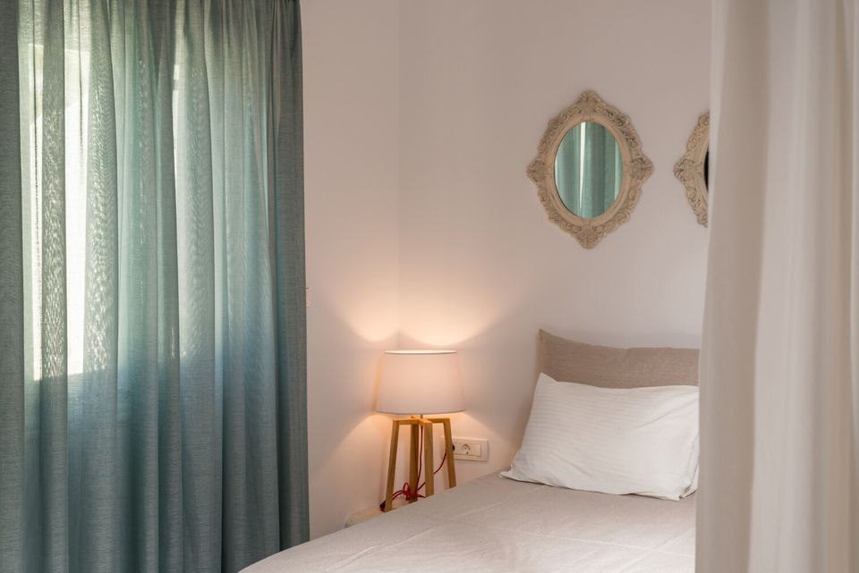 Hermes Hotel Santorini - TRIPLE - 3