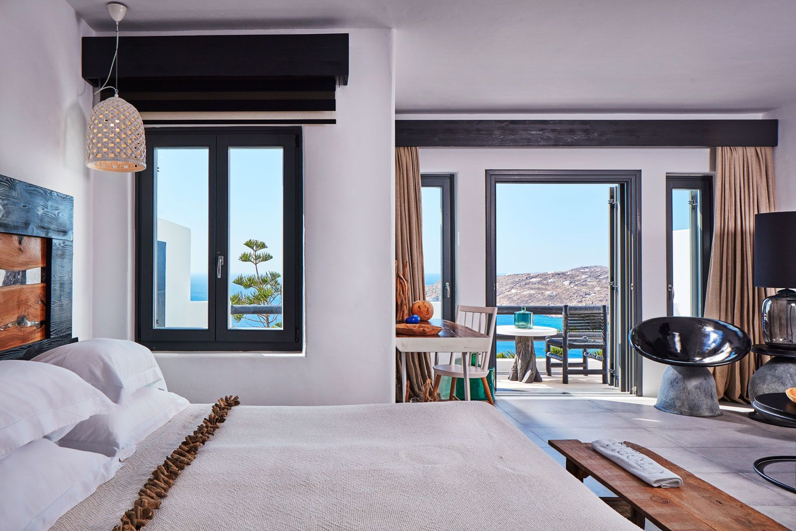 MAJESTIC Retreat Sea View Suite with Outdoor Jacuzzi