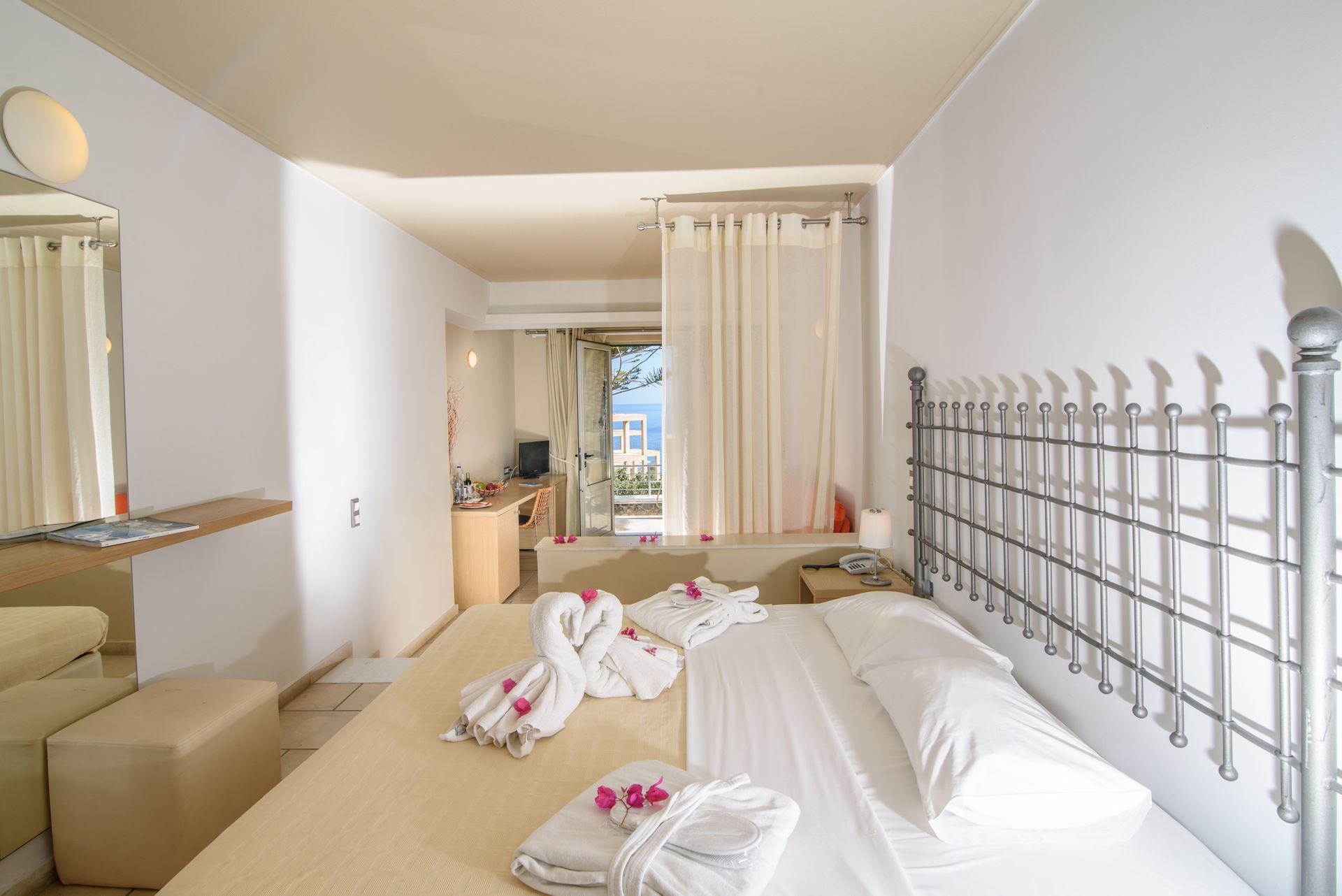 Junior Suite with Outdoor Jacuzzi