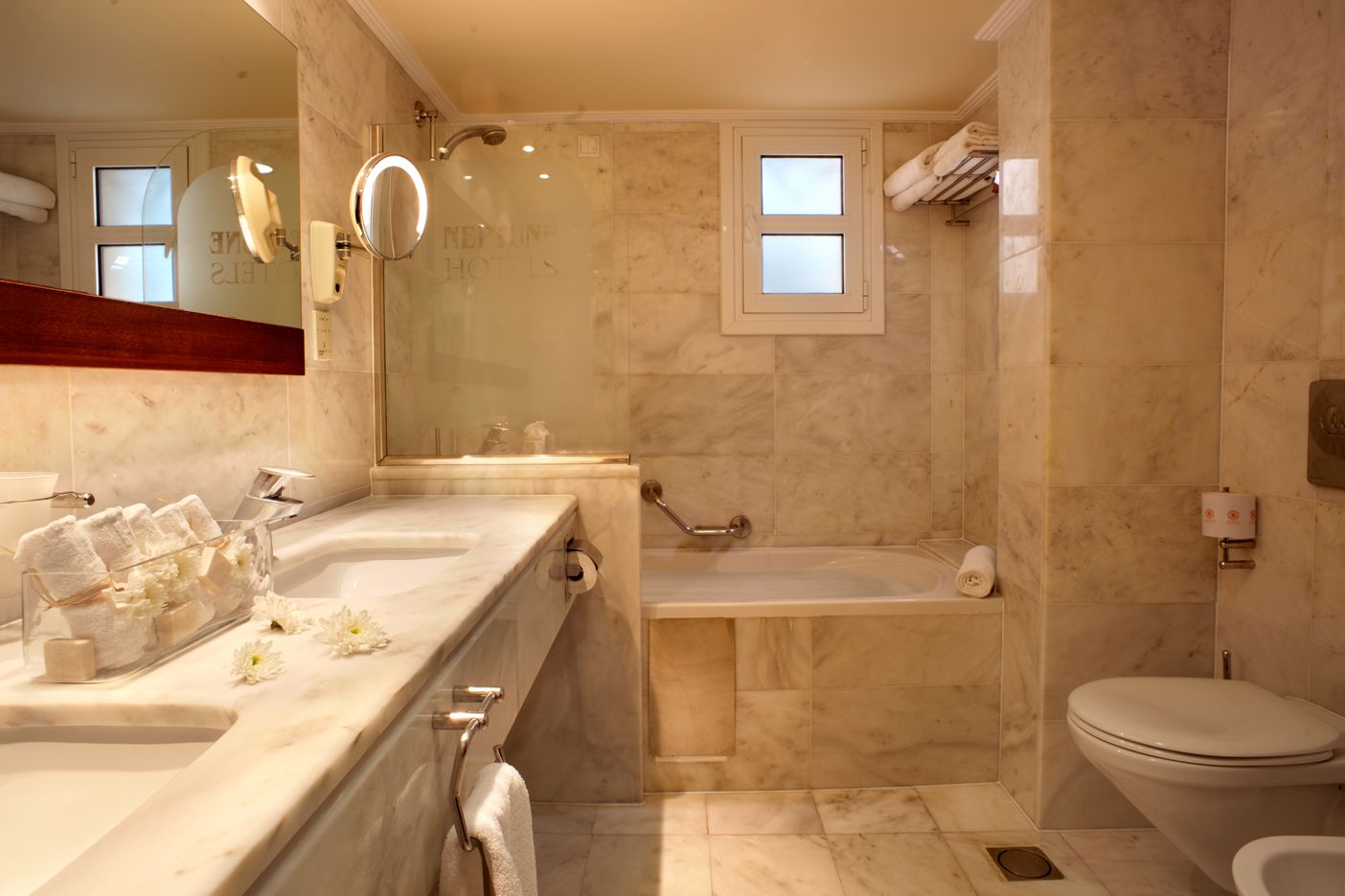 Neptune Luxury Resort - SUITE - 2
