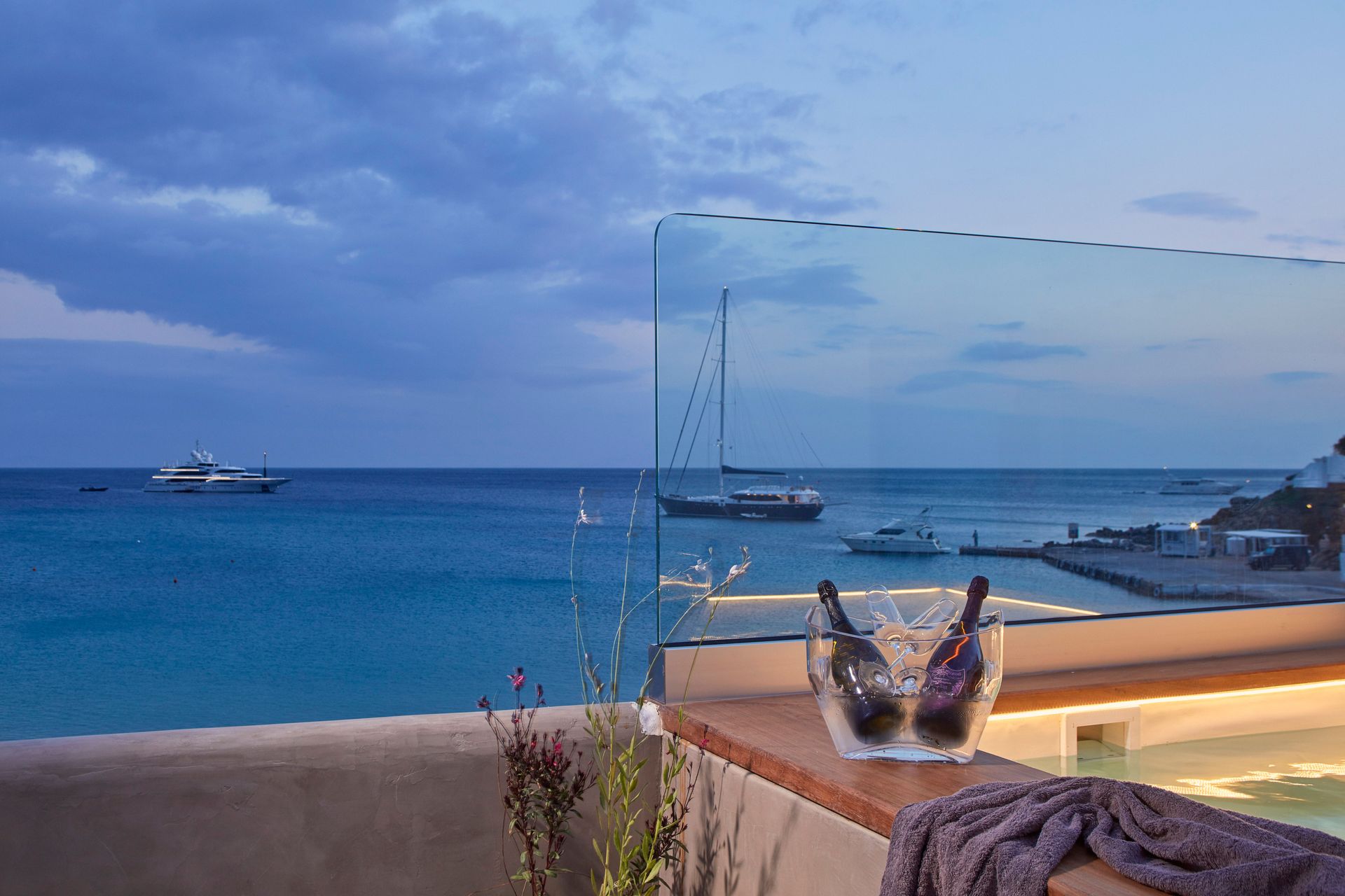 Mykonos Kosmoplaz Beach Resort - DLS - 11