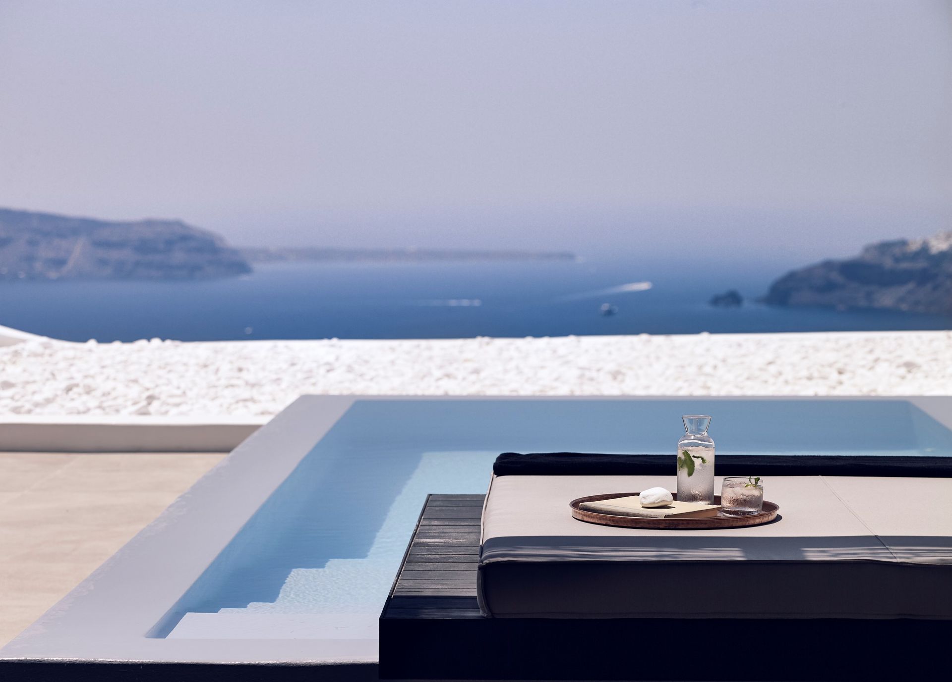 Cavo Tagoo Suite with Pool and Caldera Sunset View