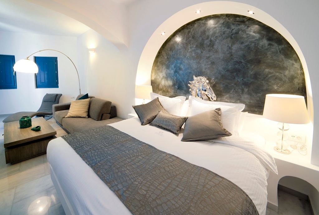 Deluxe Suite with Whirlpool Tub