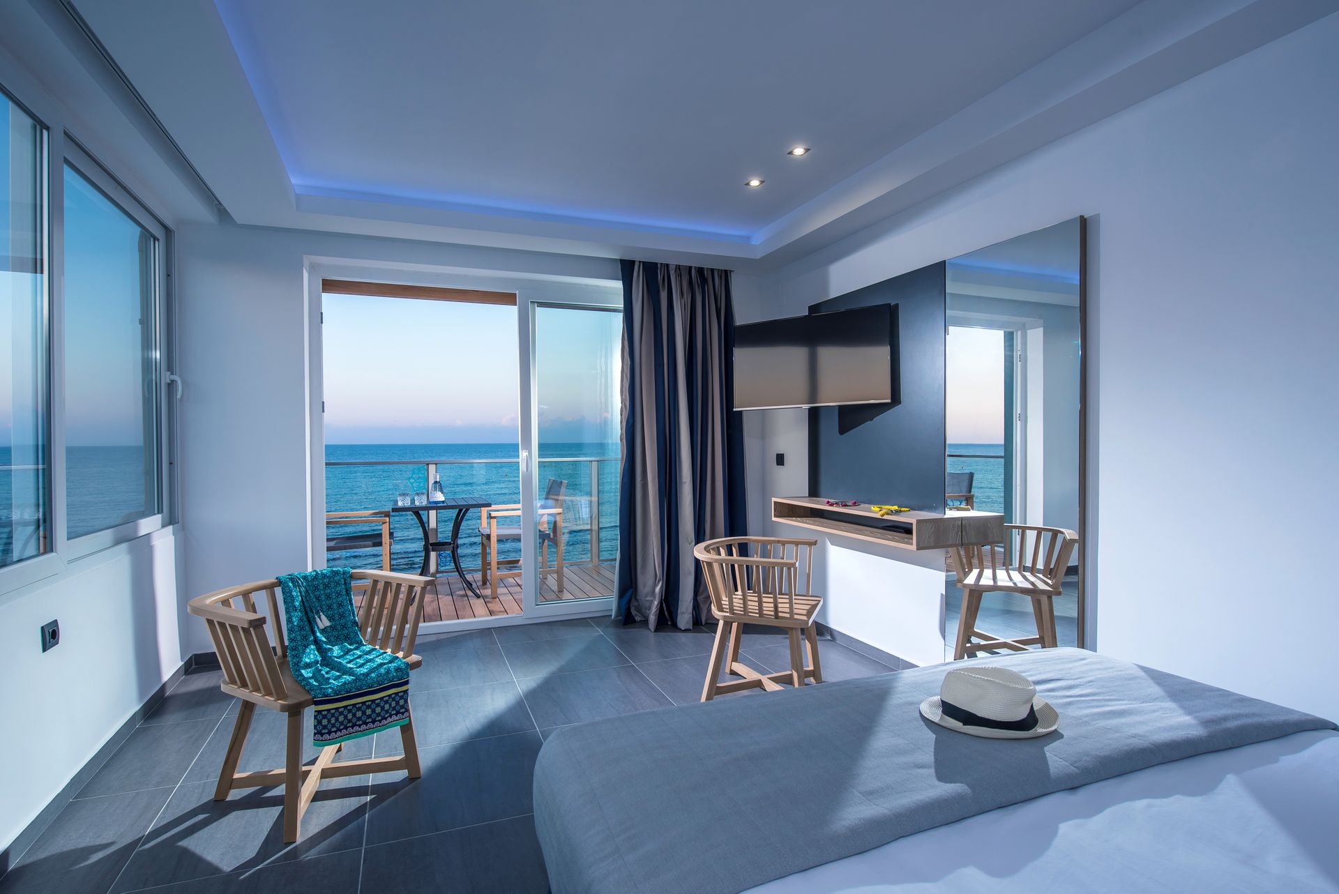 Enorme Infinity Beach – Adults Only - DLXJSU - 2