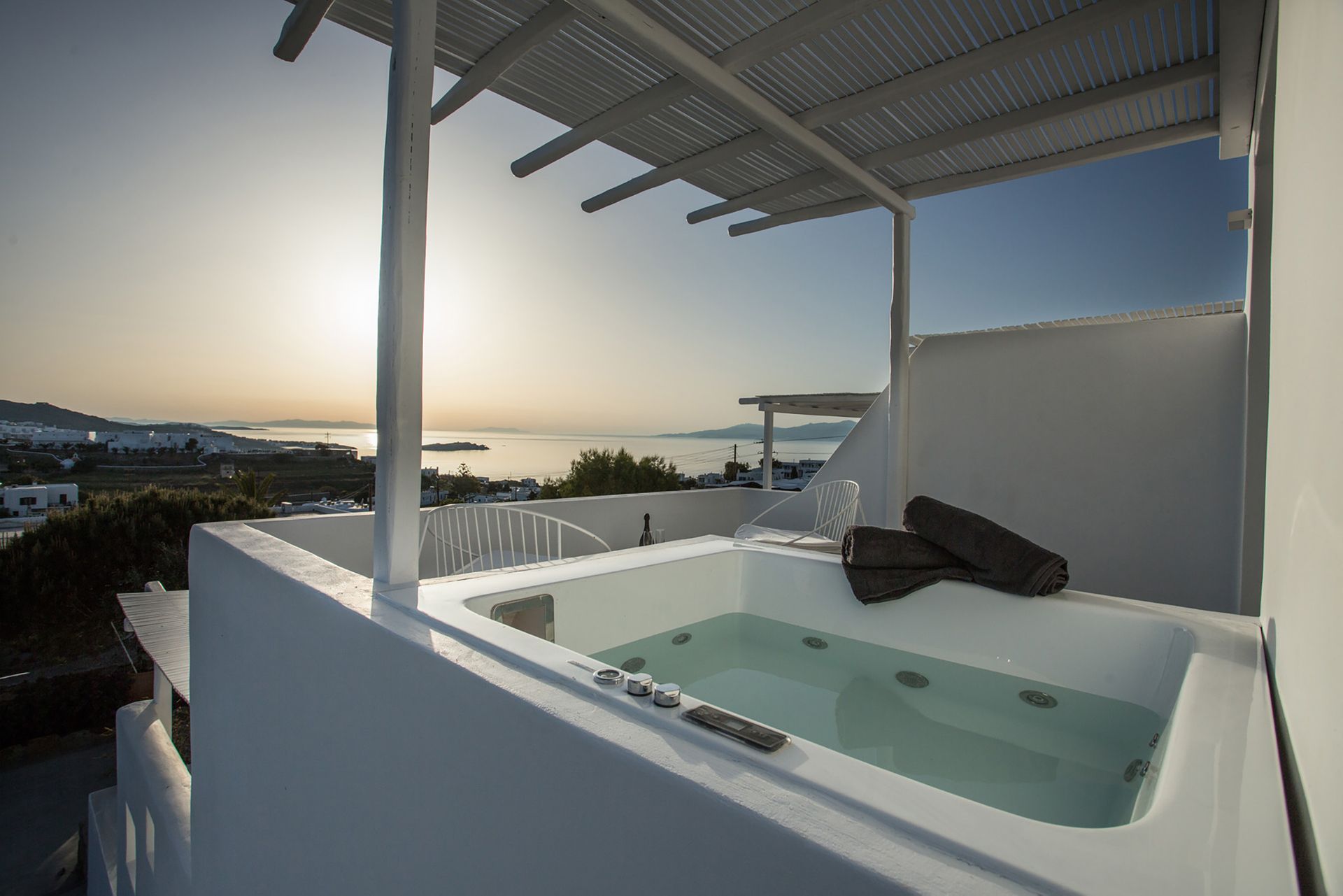 Deluxe Sea View Room with Outdoor Jacuzzi [27m2]