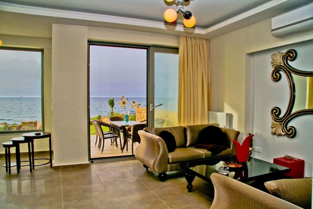 4 Bedroom Beach Front Villa | Peri