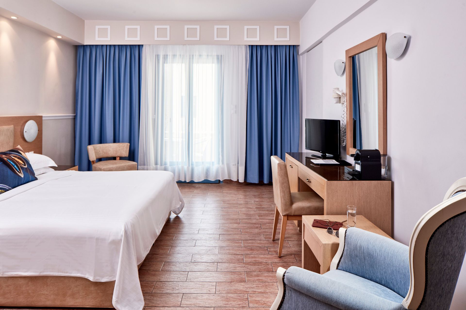 Grande Room Max 3 adults or 2 adults & 2 children | 30 sq.m