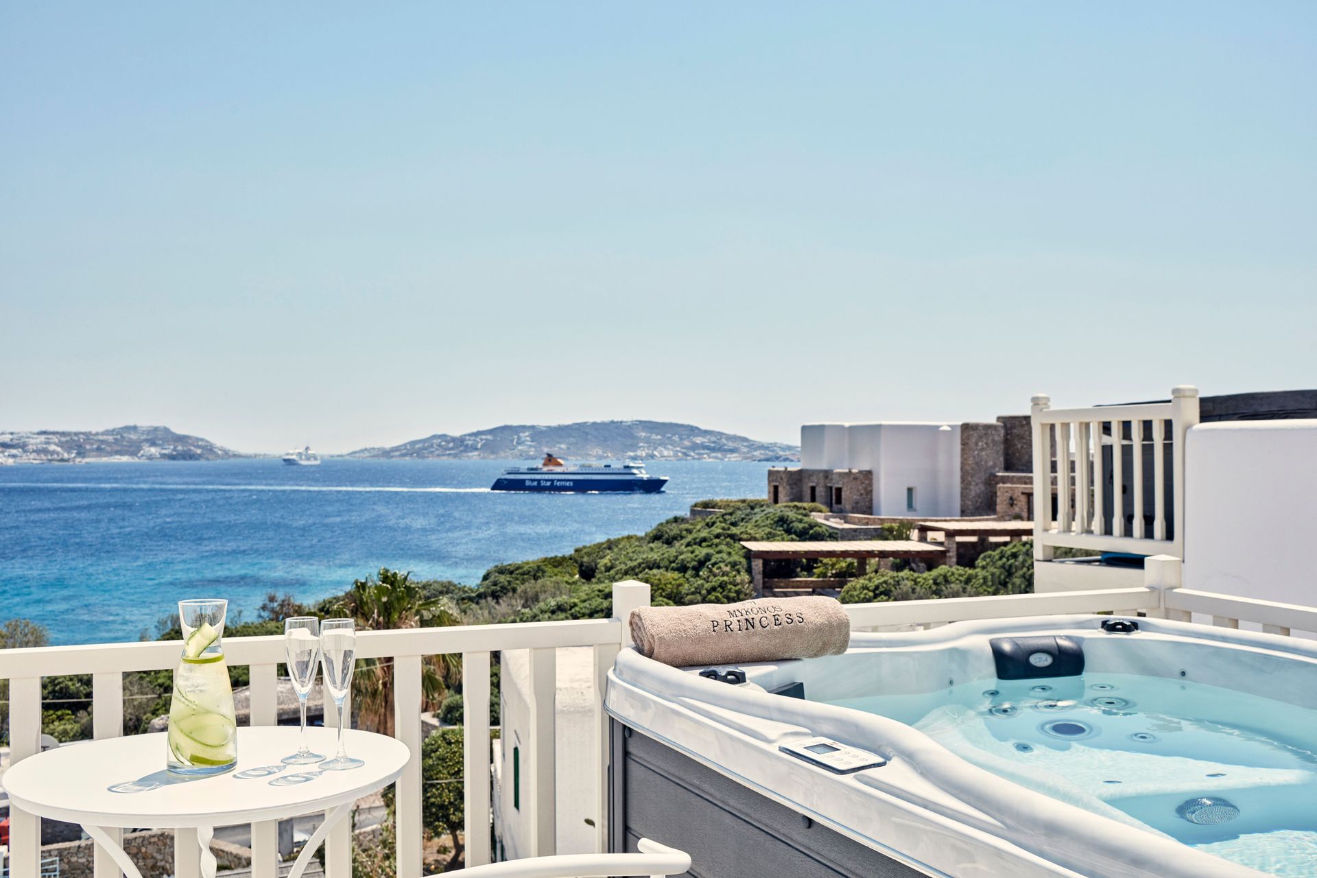 Honeymoon Outdoor Hot Tub Sea View Suite